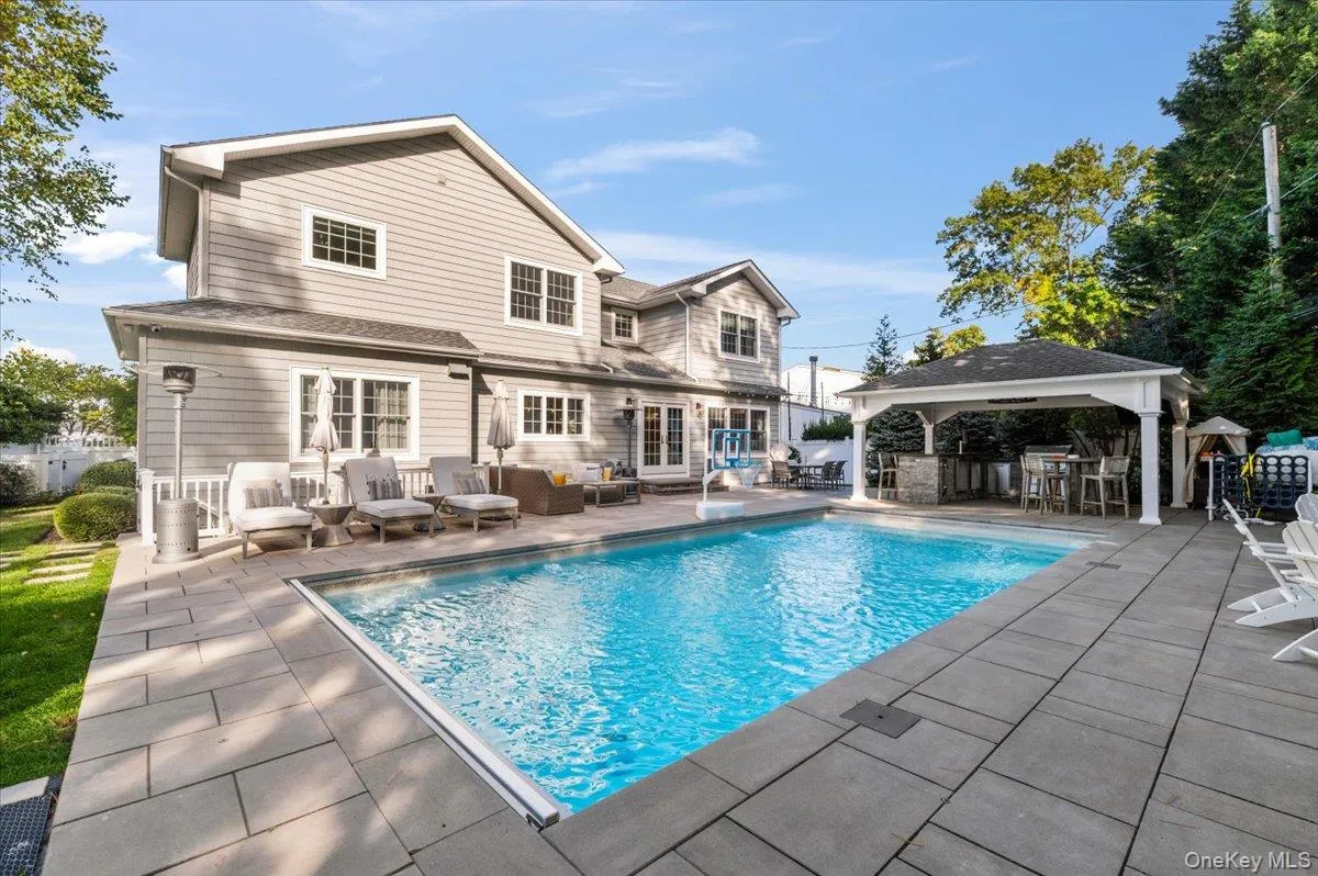 6 Perry Court, Oyster Bay, NY, 6 Bedrooms Bedrooms, 15 Rooms Rooms,4 BathroomsBathrooms,Residential,For Rent,Perry,0,1064650 6 Perry Court, Oyster Bay, NY, 6 Bedrooms Bedrooms, 15 Rooms Rooms,4 BathroomsBathrooms,Residential,For Rent,Perry,0,1064650