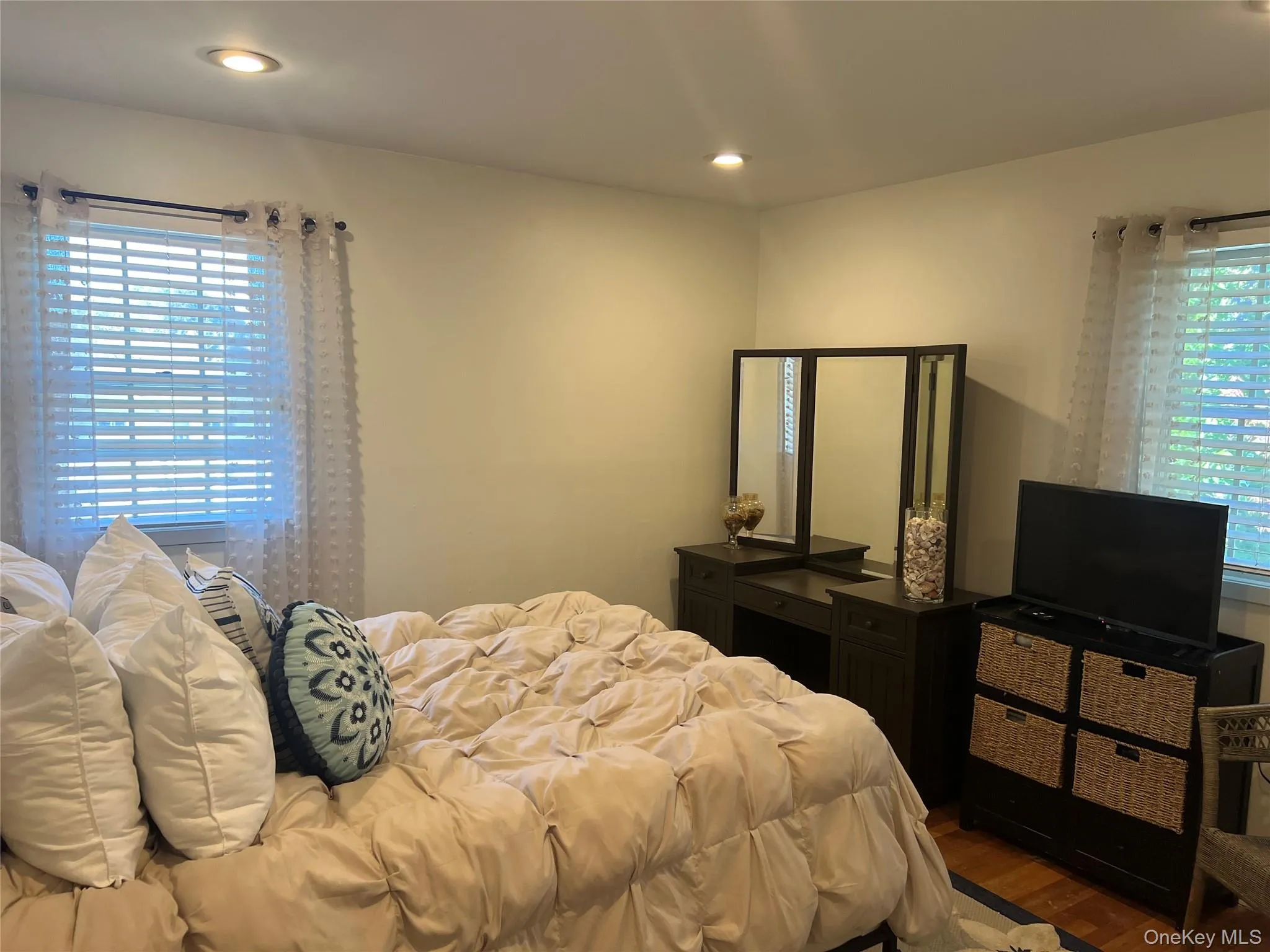 22 Emerson Avenue, Babylon, NY, 5 Bedrooms Bedrooms, 10 Rooms Rooms,3 BathroomsBathrooms,Residential,For Rent,Emerson,0,1064661 22 Emerson Avenue, Babylon, NY, 5 Bedrooms Bedrooms, 10 Rooms Rooms,3 BathroomsBathrooms,Residential,For Rent,Emerson,0,1064661
