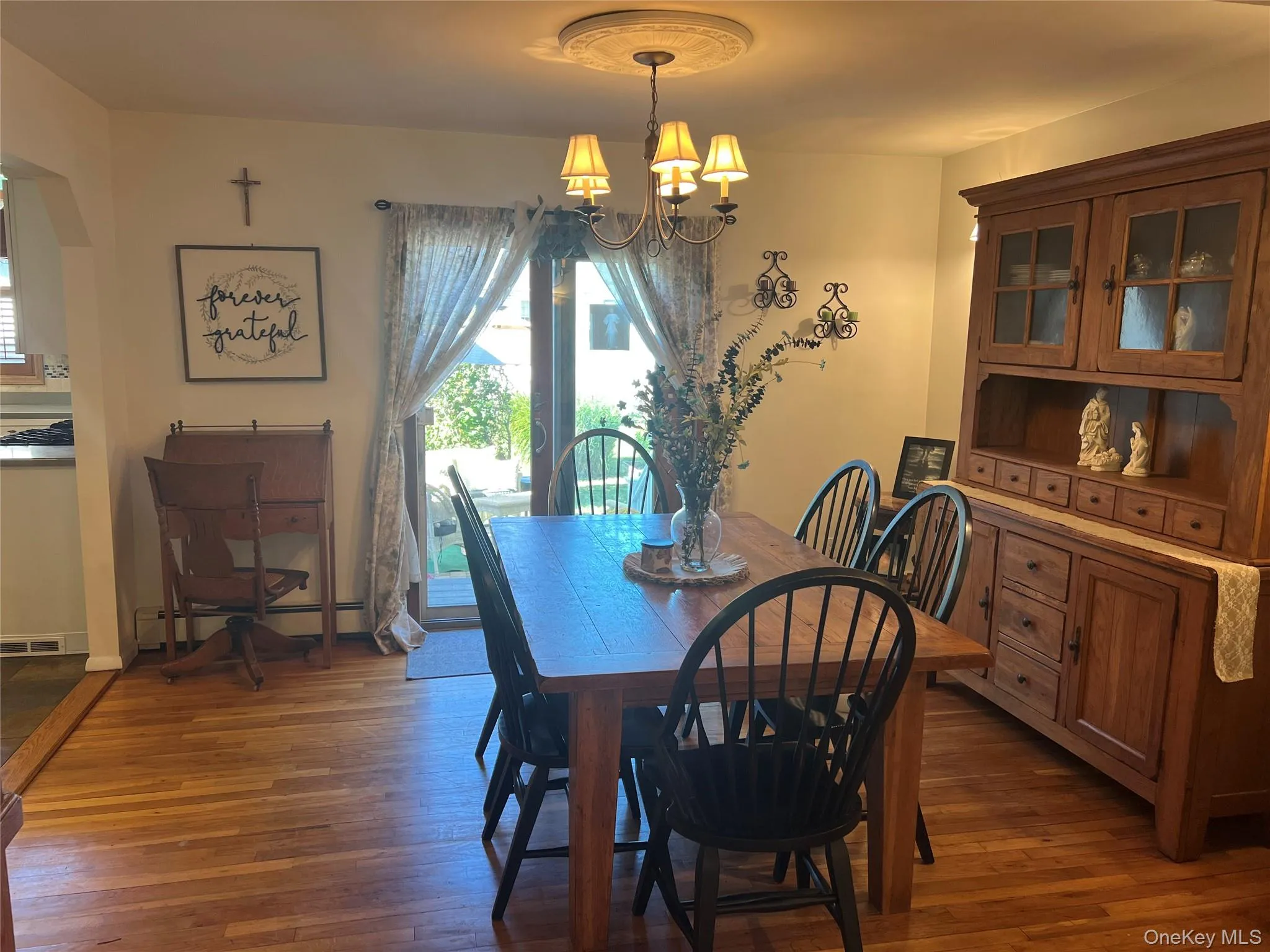 22 Emerson Avenue, Babylon, NY, 5 Bedrooms Bedrooms, 10 Rooms Rooms,3 BathroomsBathrooms,Residential,For Rent,Emerson,0,1064661 22 Emerson Avenue, Babylon, NY, 5 Bedrooms Bedrooms, 10 Rooms Rooms,3 BathroomsBathrooms,Residential,For Rent,Emerson,0,1064661