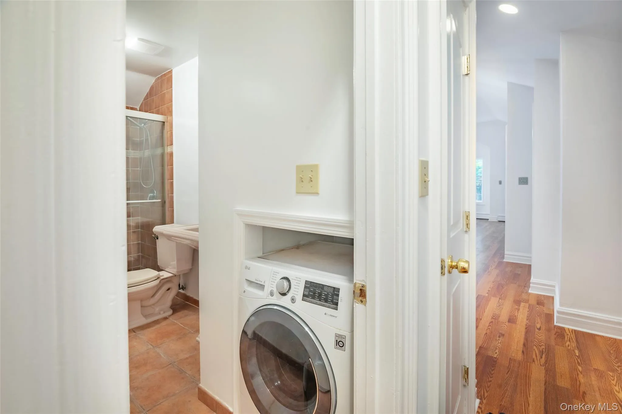 68-07 50th Avenue, New York, NY , With , 2 Bedroom , and , 5 Room , 1 Bathroom , For , Residential Lease , For Rent , 1064672 , MLSID,1064672 68-07 50th Avenue, New York, NY , With , 2 Bedroom , and , 5 Room , 1 Bathroom , For , Residential Lease , For Rent , 1064672 , MLSID,1064672