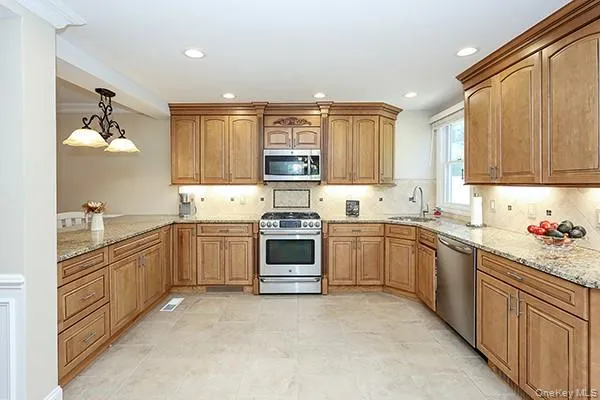 80 Alder Drive, Smithtown, NY, 4 Bedrooms Bedrooms, 8 Rooms Rooms,2 BathroomsBathrooms,Residential,For Rent,Alder,0,1064675 80 Alder Drive, Smithtown, NY, 4 Bedrooms Bedrooms, 8 Rooms Rooms,2 BathroomsBathrooms,Residential,For Rent,Alder,0,1064675