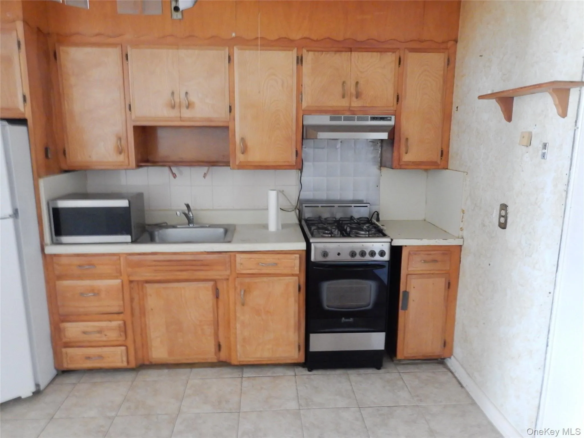 4044 Harper Avenue, New York, NY, 3 Bedrooms Bedrooms, 5 Rooms Rooms,1 BathroomBathrooms,Residential Lease,For Rent,Harper,0,1064686 4044 Harper Avenue, New York, NY, 3 Bedrooms Bedrooms, 5 Rooms Rooms,1 BathroomBathrooms,Residential Lease,For Rent,Harper,0,1064686