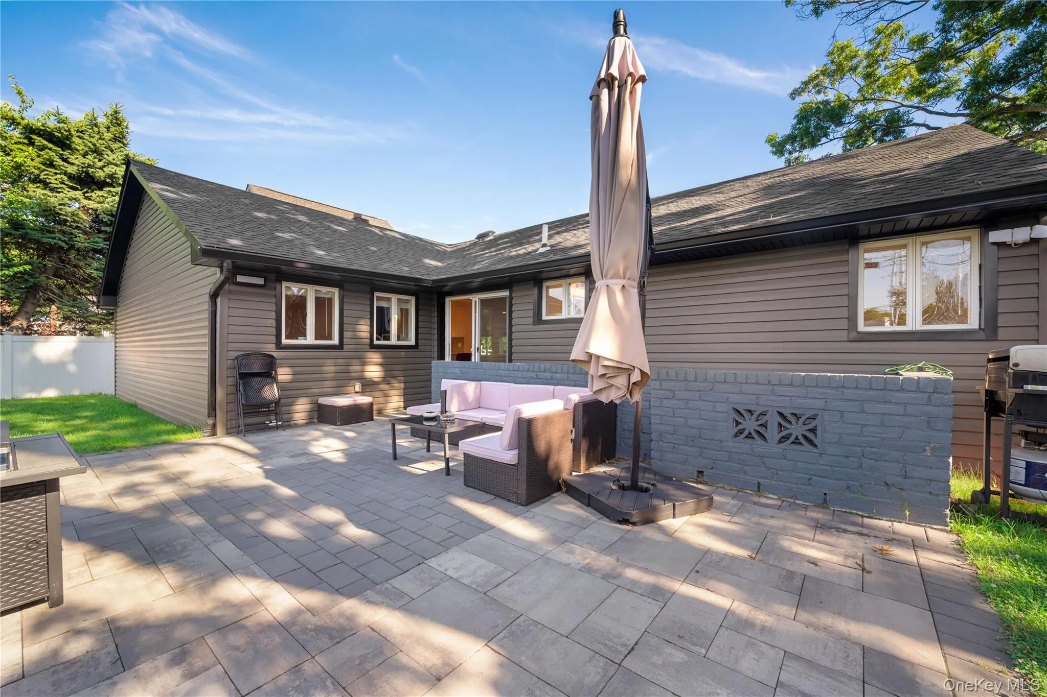 7 Tyrconnell Avenue, Oyster Bay, NY, 4 Bedrooms Bedrooms, 6 Rooms Rooms,2 BathroomsBathrooms,Residential,For Rent,Tyrconnell,0,1064687 7 Tyrconnell Avenue, Oyster Bay, NY, 4 Bedrooms Bedrooms, 6 Rooms Rooms,2 BathroomsBathrooms,Residential,For Rent,Tyrconnell,0,1064687