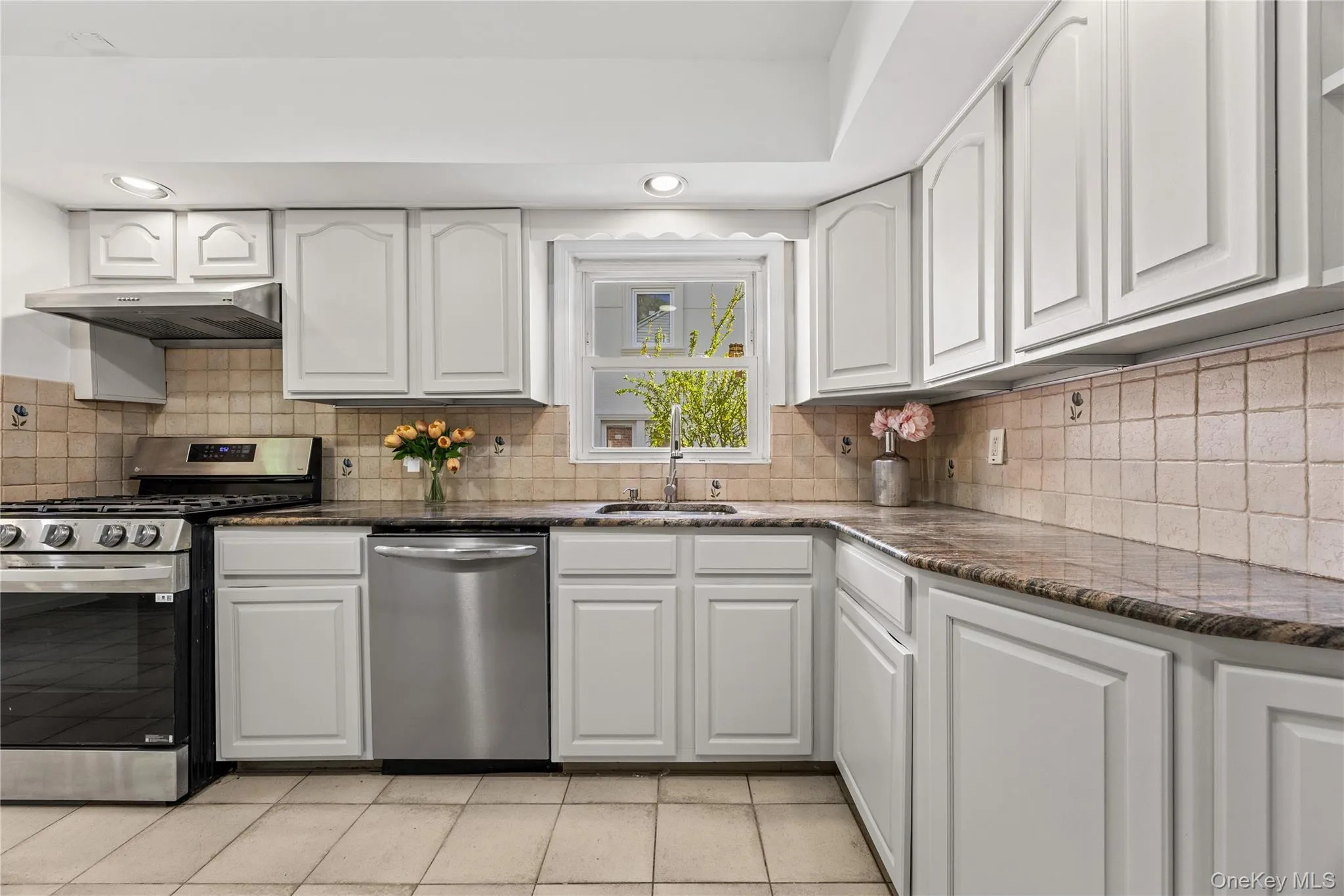 219-01 82nd Avenue, New York, NY, 4 Bedrooms Bedrooms, 8 Rooms Rooms,3 BathroomsBathrooms,Residential,For Rent,82nd,0,1064699 219-01 82nd Avenue, New York, NY, 4 Bedrooms Bedrooms, 8 Rooms Rooms,3 BathroomsBathrooms,Residential,For Rent,82nd,0,1064699
