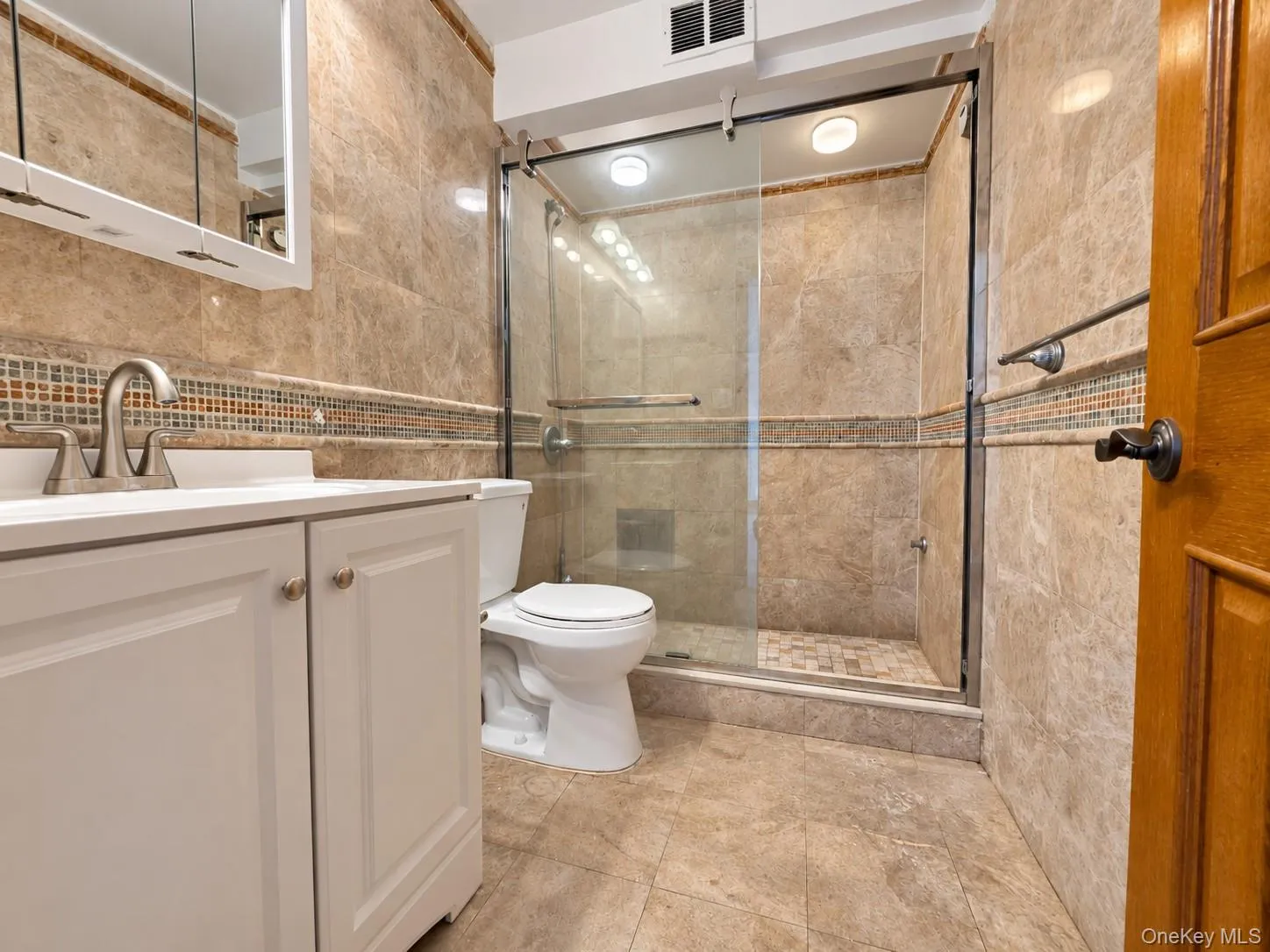 15038 Union Turnpike, New York, NY, 2 Bedrooms Bedrooms, 5 Rooms Rooms,1 BathroomBathrooms,Residential,For Rent,Union,0,1064703 15038 Union Turnpike, New York, NY, 2 Bedrooms Bedrooms, 5 Rooms Rooms,1 BathroomBathrooms,Residential,For Rent,Union,0,1064703