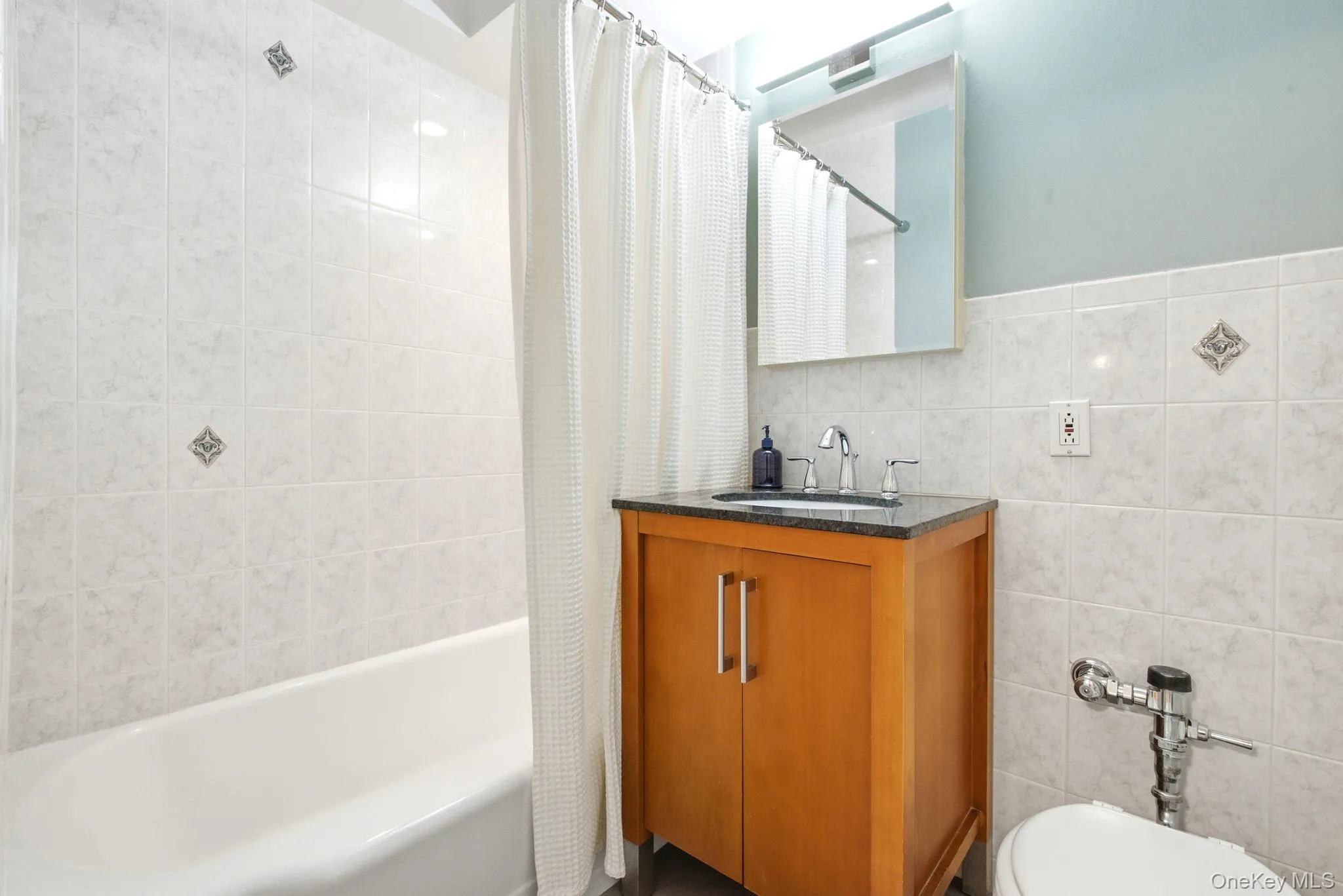 110-20 71st Road, New York, NY, 1 Bedroom Bedrooms, 4 Rooms Rooms,1 BathroomBathrooms,Residential,For Rent,71st,0,1064738 110-20 71st Road, New York, NY, 1 Bedroom Bedrooms, 4 Rooms Rooms,1 BathroomBathrooms,Residential,For Rent,71st,0,1064738