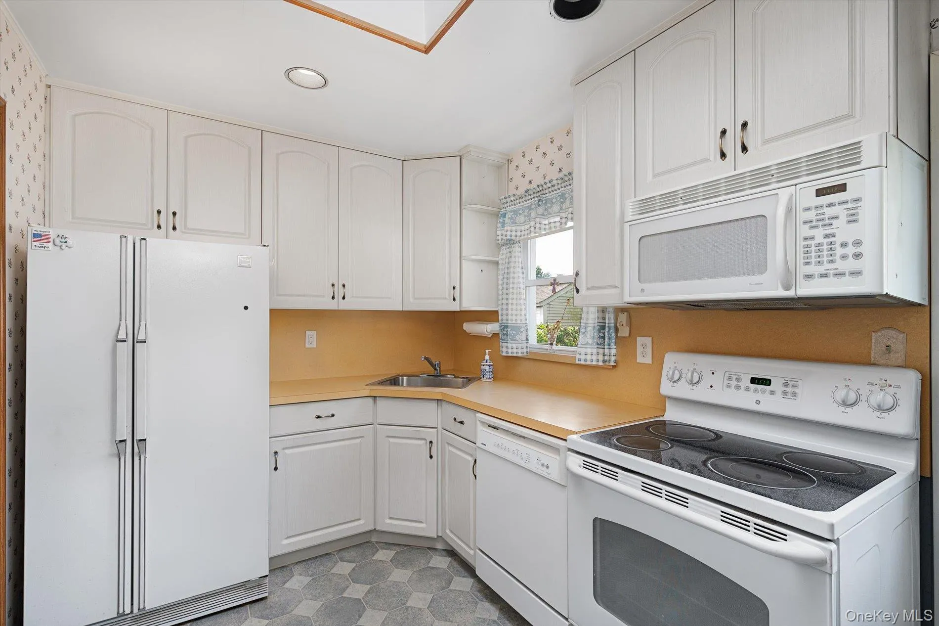 4 Paula Drive, Oyster Bay, NY, 3 Bedrooms Bedrooms, 6 Rooms Rooms,1 BathroomBathrooms,Residential,For Rent,Paula,0,1064765 4 Paula Drive, Oyster Bay, NY, 3 Bedrooms Bedrooms, 6 Rooms Rooms,1 BathroomBathrooms,Residential,For Rent,Paula,0,1064765