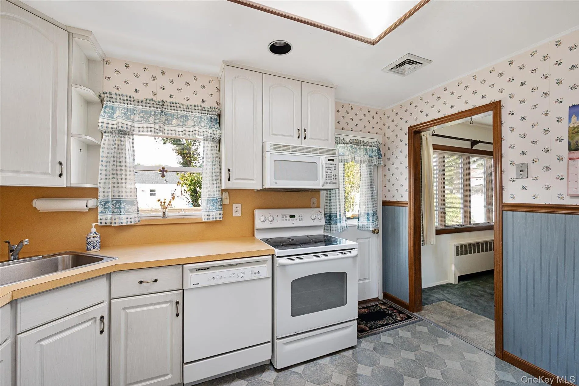 4 Paula Drive, Oyster Bay, NY, 3 Bedrooms Bedrooms, 6 Rooms Rooms,1 BathroomBathrooms,Residential,For Rent,Paula,0,1064765 4 Paula Drive, Oyster Bay, NY, 3 Bedrooms Bedrooms, 6 Rooms Rooms,1 BathroomBathrooms,Residential,For Rent,Paula,0,1064765