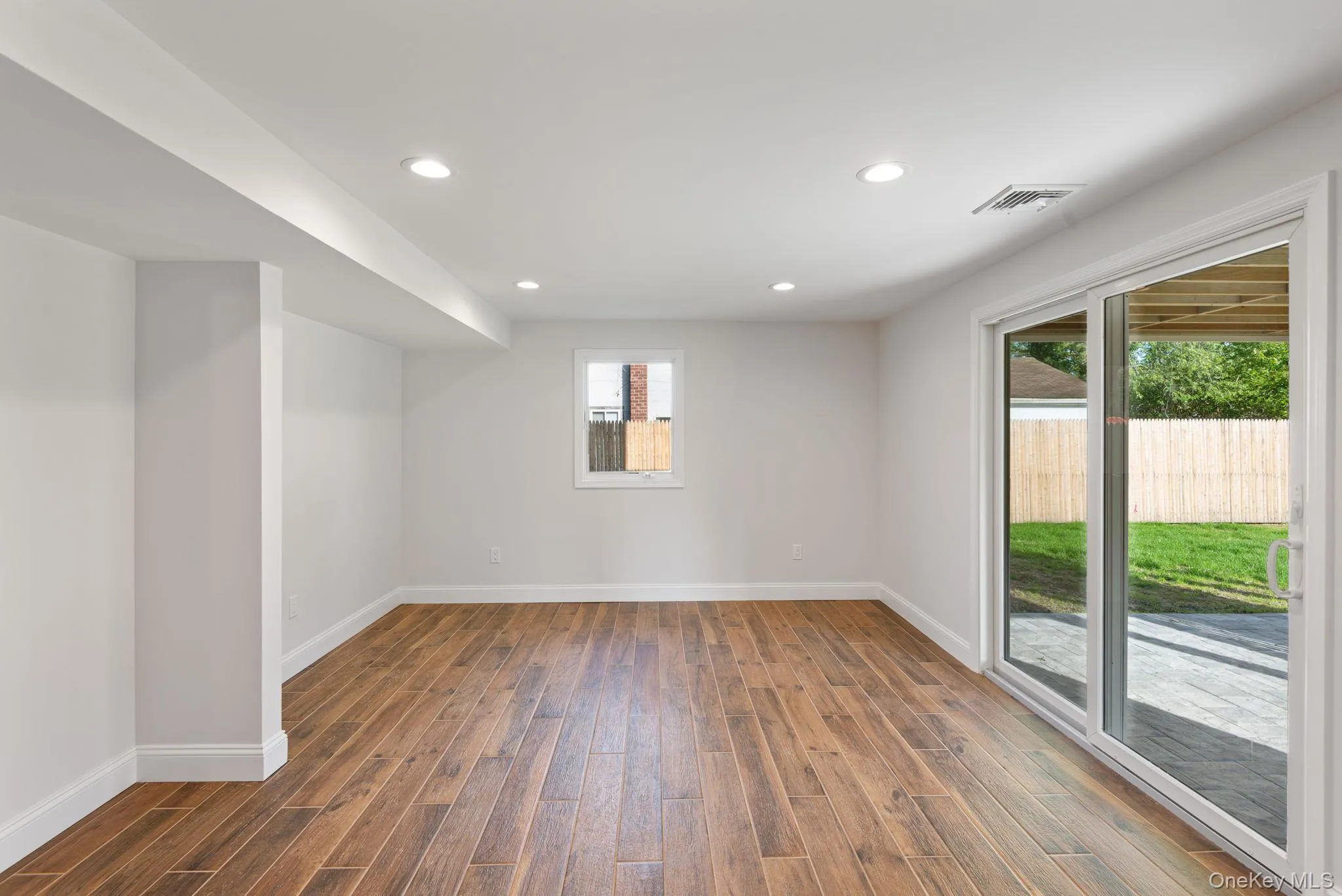 124 Ithaca Street, Islip, NY, 4 Bedrooms Bedrooms, 12 Rooms Rooms,2 BathroomsBathrooms,Residential,For Rent,Ithaca,0,1064788 124 Ithaca Street, Islip, NY, 4 Bedrooms Bedrooms, 12 Rooms Rooms,2 BathroomsBathrooms,Residential,For Rent,Ithaca,0,1064788