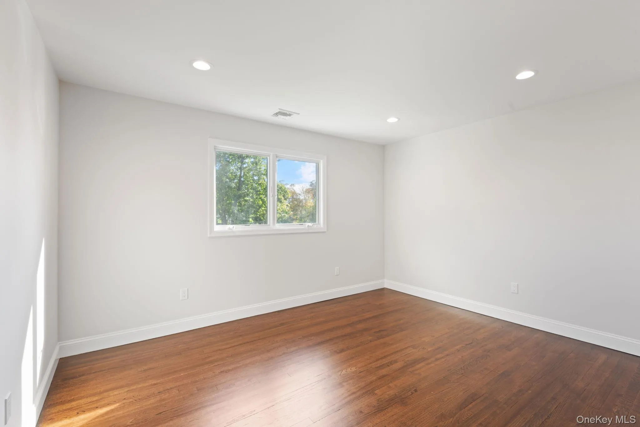 124 Ithaca Street, Islip, NY, 4 Bedrooms Bedrooms, 12 Rooms Rooms,2 BathroomsBathrooms,Residential,For Rent,Ithaca,0,1064788 124 Ithaca Street, Islip, NY, 4 Bedrooms Bedrooms, 12 Rooms Rooms,2 BathroomsBathrooms,Residential,For Rent,Ithaca,0,1064788
