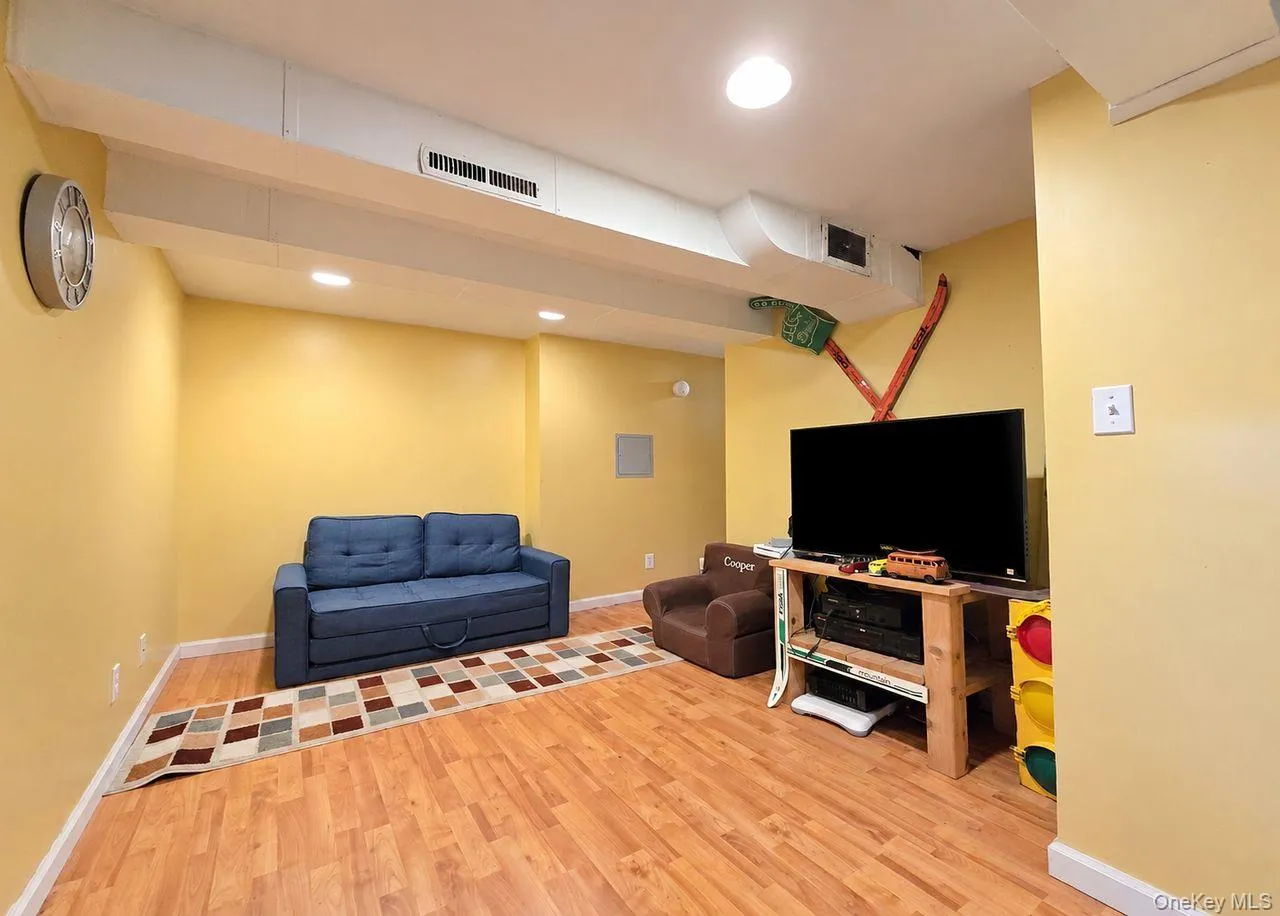 8 Perry Place, Brookhaven, NY, 4 Bedrooms Bedrooms, 7 Rooms Rooms,2 BathroomsBathrooms,Residential,For Rent,Perry,0,1064820 8 Perry Place, Brookhaven, NY, 4 Bedrooms Bedrooms, 7 Rooms Rooms,2 BathroomsBathrooms,Residential,For Rent,Perry,0,1064820