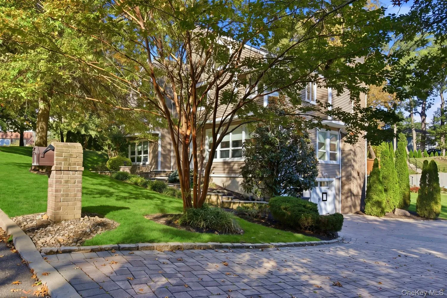 2 Verity Lane, North Hempstead, NY, 5 Bedrooms Bedrooms, 8 Rooms Rooms,4 BathroomsBathrooms,Residential Lease,For Rent,Verity,0,1064822 2 Verity Lane, North Hempstead, NY, 5 Bedrooms Bedrooms, 8 Rooms Rooms,4 BathroomsBathrooms,Residential Lease,For Rent,Verity,0,1064822