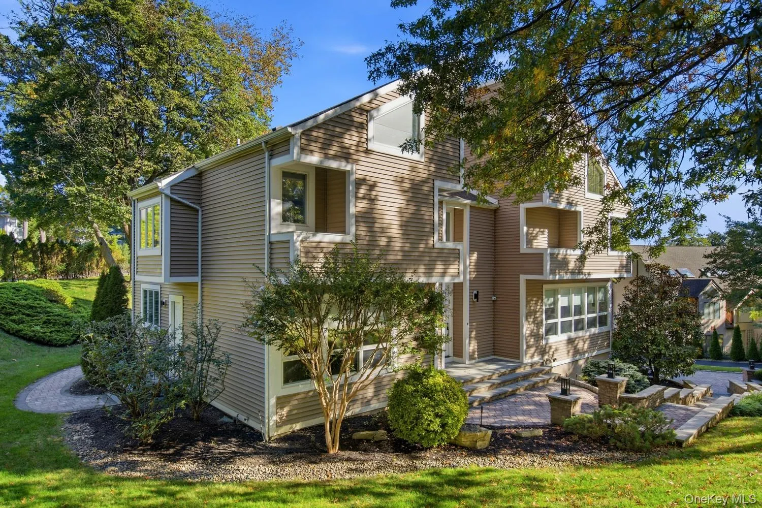 2 Verity Lane, North Hempstead, NY, 5 Bedrooms Bedrooms, 8 Rooms Rooms,4 BathroomsBathrooms,Residential Lease,For Rent,Verity,0,1064822 2 Verity Lane, North Hempstead, NY, 5 Bedrooms Bedrooms, 8 Rooms Rooms,4 BathroomsBathrooms,Residential Lease,For Rent,Verity,0,1064822