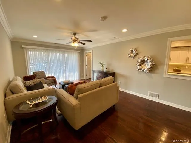 145 Westwood Drive, North Hempstead, NY, 3 Bedrooms Bedrooms, 6 Rooms Rooms,2 BathroomsBathrooms,Residential Lease,For Rent,Westwood,0,1064841 145 Westwood Drive, North Hempstead, NY, 3 Bedrooms Bedrooms, 6 Rooms Rooms,2 BathroomsBathrooms,Residential Lease,For Rent,Westwood,0,1064841