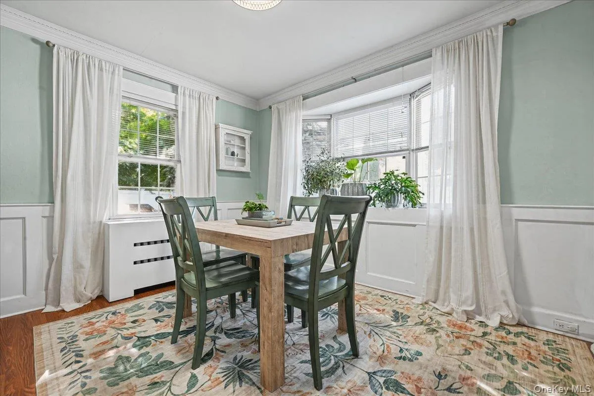 76 Powell Place, Oyster Bay, NY, 3 Bedrooms Bedrooms, 8 Rooms Rooms,1 BathroomBathrooms,Residential,For Rent,Powell,0,1064865 76 Powell Place, Oyster Bay, NY, 3 Bedrooms Bedrooms, 8 Rooms Rooms,1 BathroomBathrooms,Residential,For Rent,Powell,0,1064865