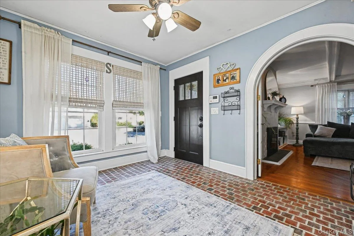 76 Powell Place, Oyster Bay, NY, 3 Bedrooms Bedrooms, 8 Rooms Rooms,1 BathroomBathrooms,Residential,For Rent,Powell,0,1064865 76 Powell Place, Oyster Bay, NY, 3 Bedrooms Bedrooms, 8 Rooms Rooms,1 BathroomBathrooms,Residential,For Rent,Powell,0,1064865