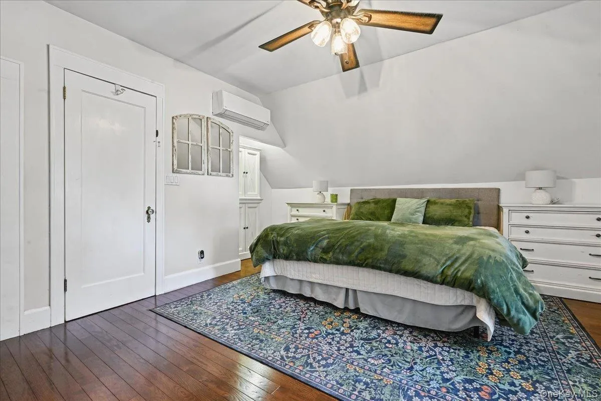 76 Powell Place, Oyster Bay, NY, 3 Bedrooms Bedrooms, 8 Rooms Rooms,1 BathroomBathrooms,Residential,For Rent,Powell,0,1064865 76 Powell Place, Oyster Bay, NY, 3 Bedrooms Bedrooms, 8 Rooms Rooms,1 BathroomBathrooms,Residential,For Rent,Powell,0,1064865