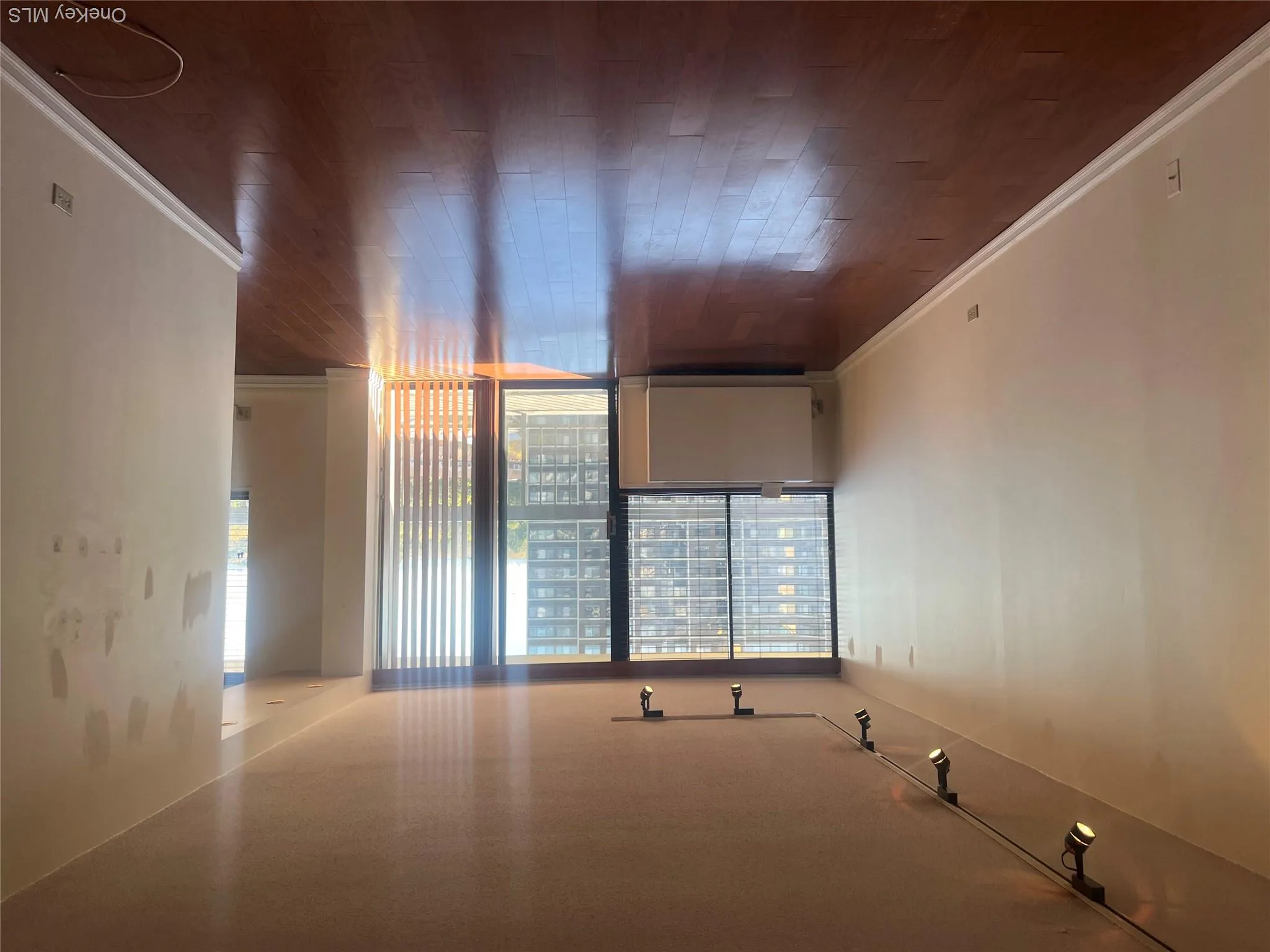 Large Living Room. Wood floors. Fabulous views. Large Living Room. Wood floors. Fabulous views.