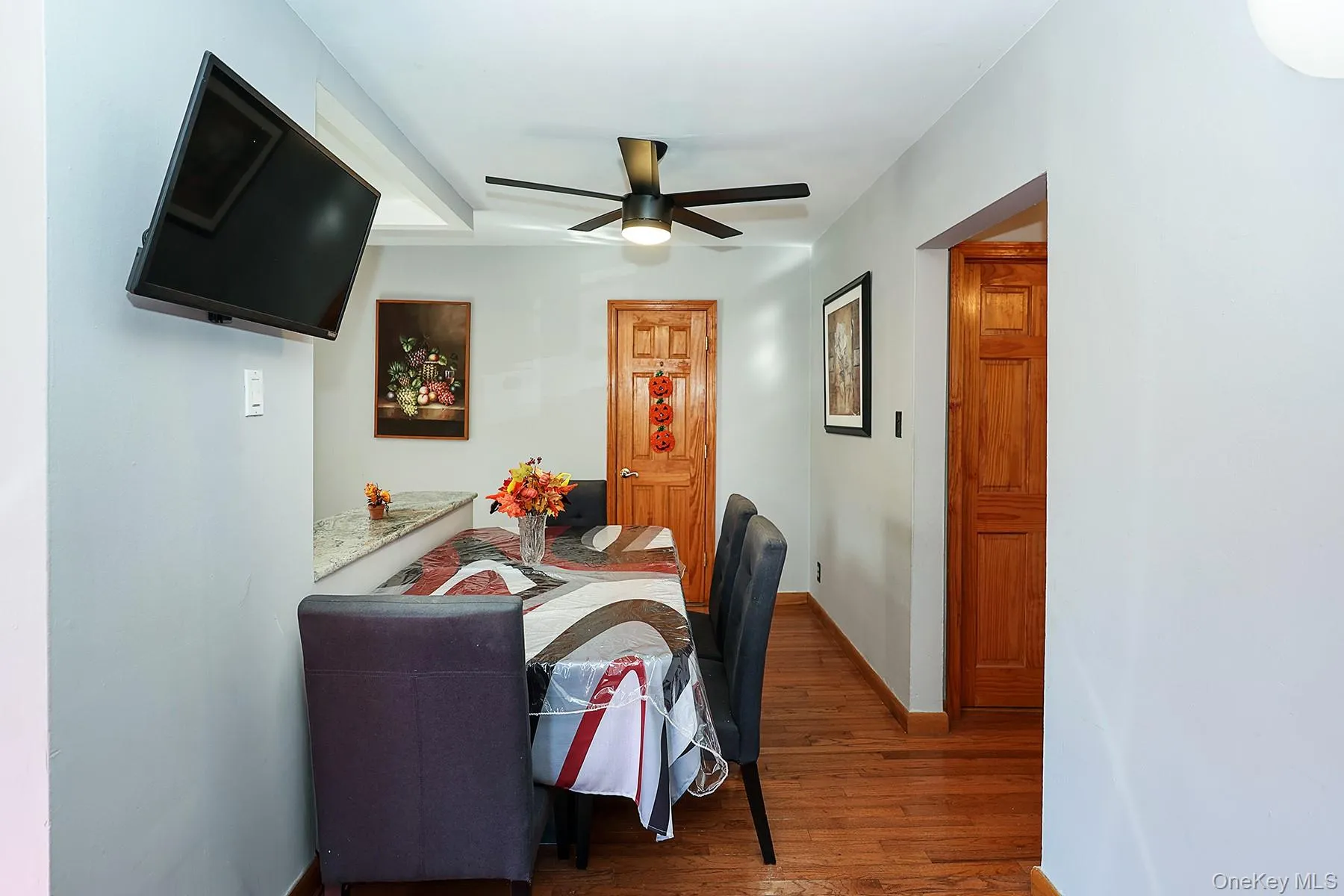 251-37 71st Road, New York, NY, 2 Bedrooms Bedrooms, 5 Rooms Rooms,1 BathroomBathrooms,Residential,For Rent,71st,0,1064885 251-37 71st Road, New York, NY, 2 Bedrooms Bedrooms, 5 Rooms Rooms,1 BathroomBathrooms,Residential,For Rent,71st,0,1064885