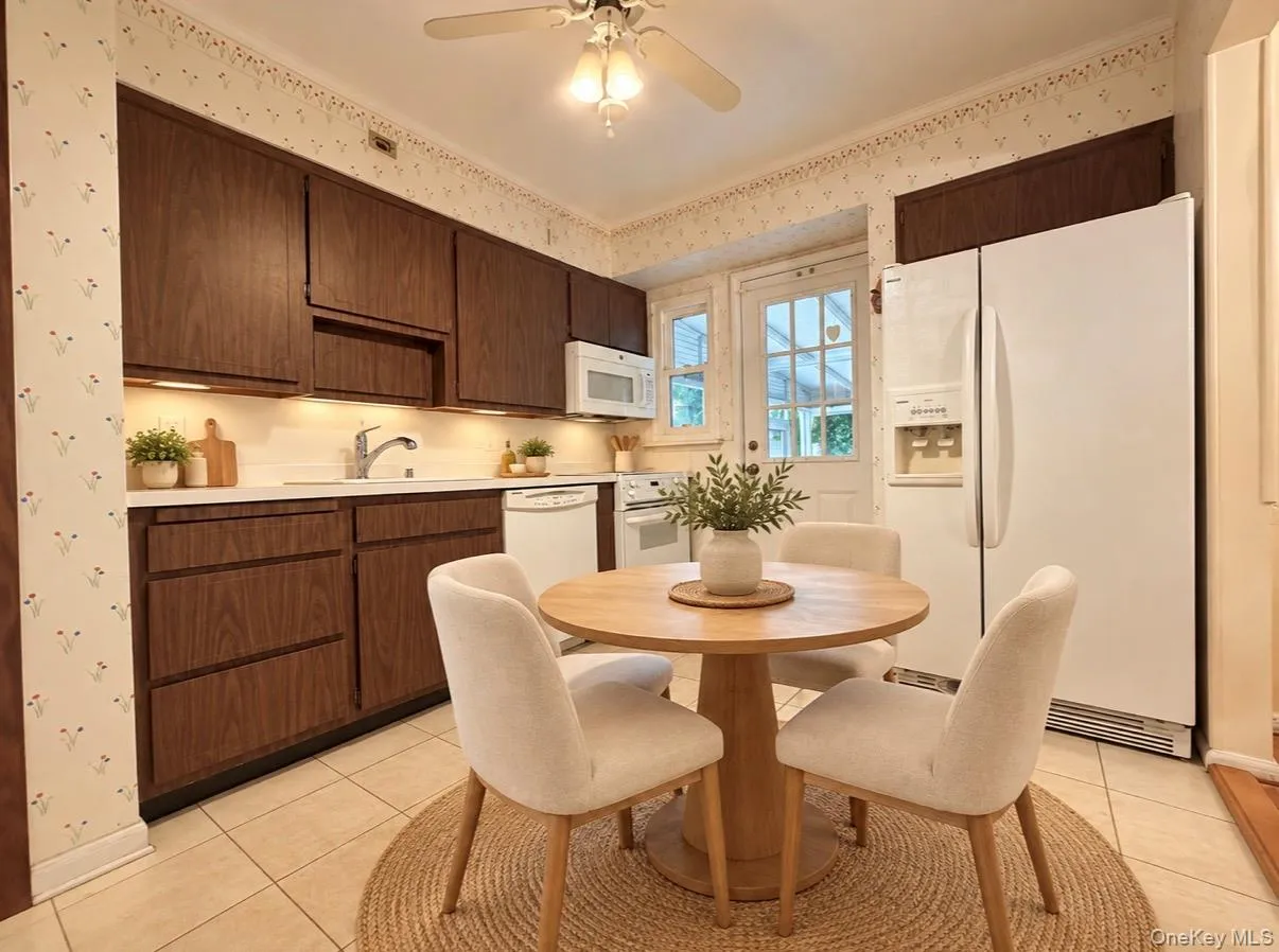 Eat In Kitchen With Virtual Furnishings Eat In Kitchen With Virtual Furnishings