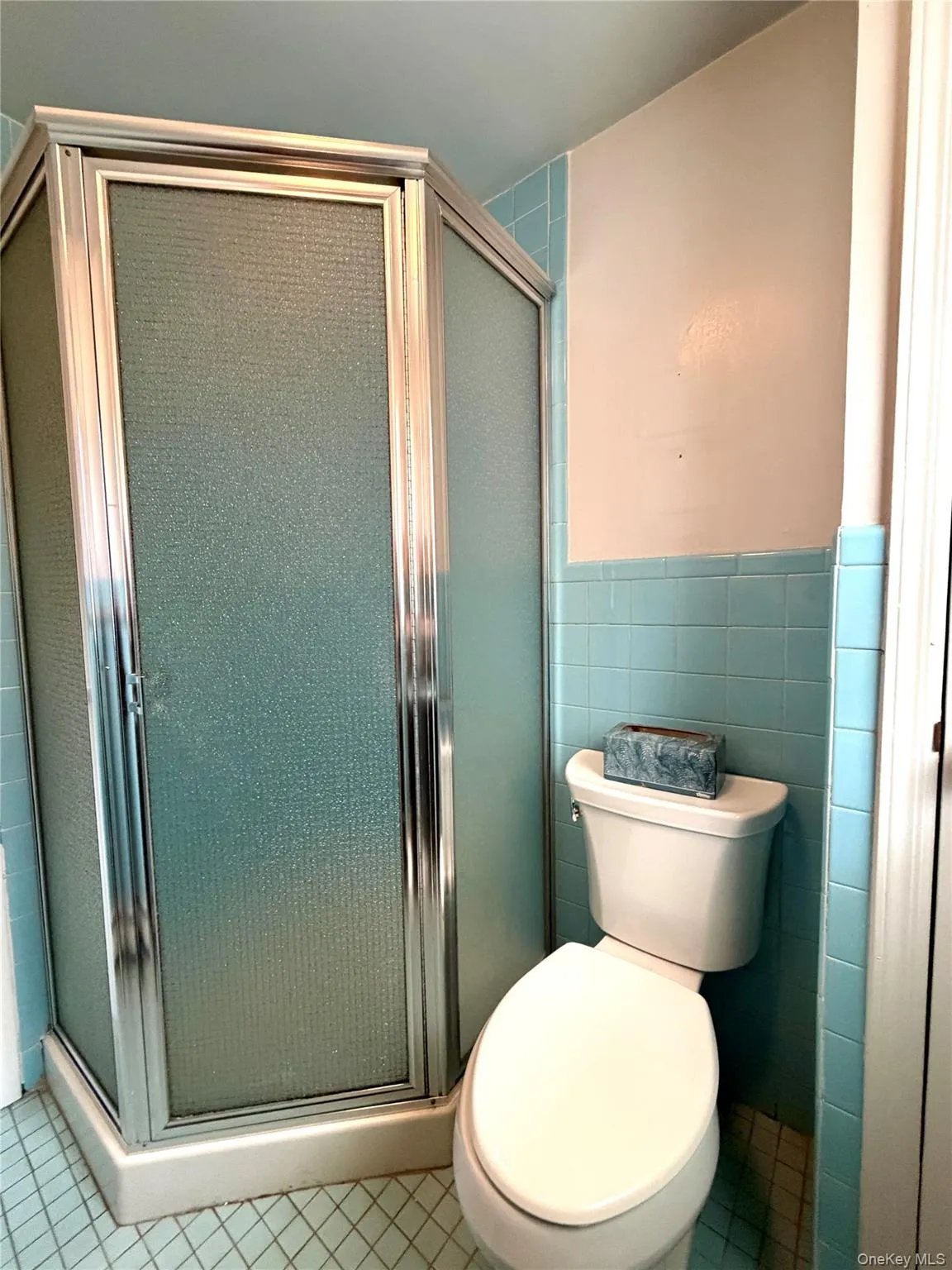 Full Bath Second Level Large Corner Shower Full Bath Second Level Large Corner Shower