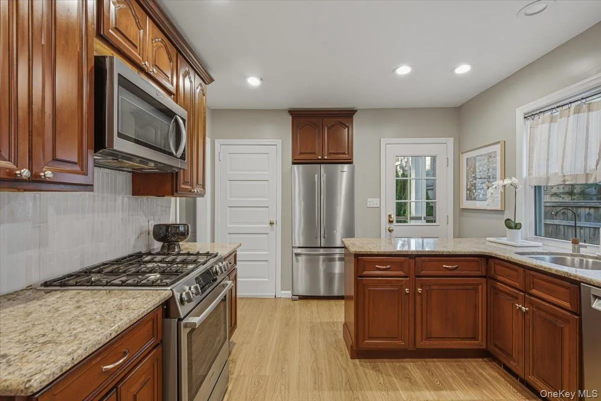 92 Webster Avenue, North Hempstead, NY, 4 Bedrooms Bedrooms, 7 Rooms Rooms,1 BathroomBathrooms,Residential,For Rent,Webster,0,1064889 92 Webster Avenue, North Hempstead, NY, 4 Bedrooms Bedrooms, 7 Rooms Rooms,1 BathroomBathrooms,Residential,For Rent,Webster,0,1064889