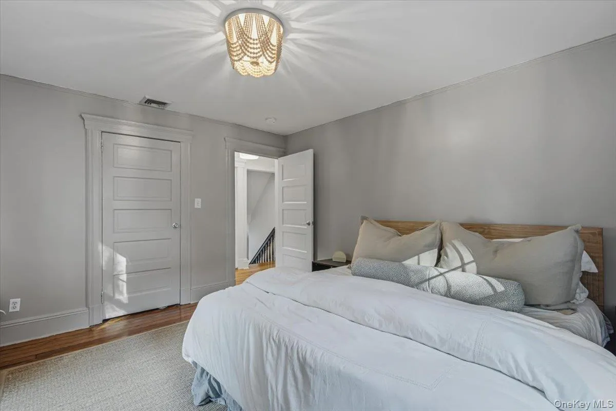 92 Webster Avenue, North Hempstead, NY, 4 Bedrooms Bedrooms, 7 Rooms Rooms,1 BathroomBathrooms,Residential,For Rent,Webster,0,1064889 92 Webster Avenue, North Hempstead, NY, 4 Bedrooms Bedrooms, 7 Rooms Rooms,1 BathroomBathrooms,Residential,For Rent,Webster,0,1064889
