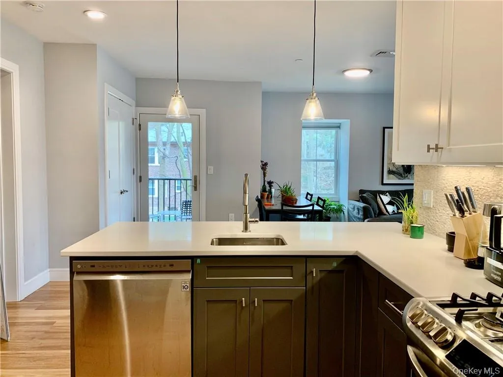 66 Main Street, Greenburgh, NY, 2 Bedrooms Bedrooms, 4 Rooms Rooms,1 BathroomBathrooms,Residential Lease,For Rent,Main,0,1064891 66 Main Street, Greenburgh, NY, 2 Bedrooms Bedrooms, 4 Rooms Rooms,1 BathroomBathrooms,Residential Lease,For Rent,Main,0,1064891