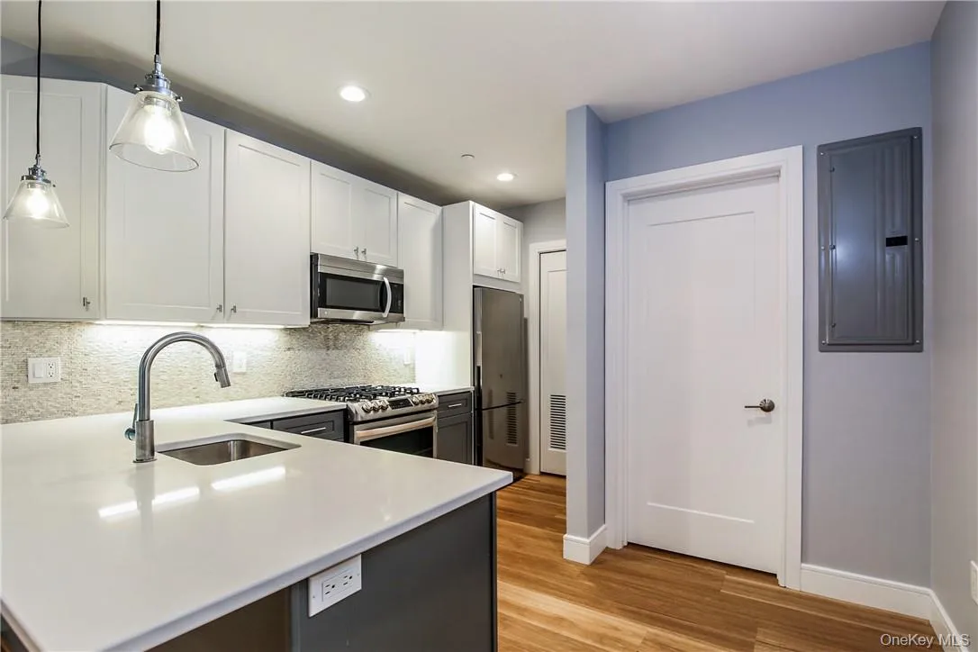 66 Main Street, Greenburgh, NY, 2 Bedrooms Bedrooms, 4 Rooms Rooms,1 BathroomBathrooms,Residential Lease,For Rent,Main,0,1064891 66 Main Street, Greenburgh, NY, 2 Bedrooms Bedrooms, 4 Rooms Rooms,1 BathroomBathrooms,Residential Lease,For Rent,Main,0,1064891