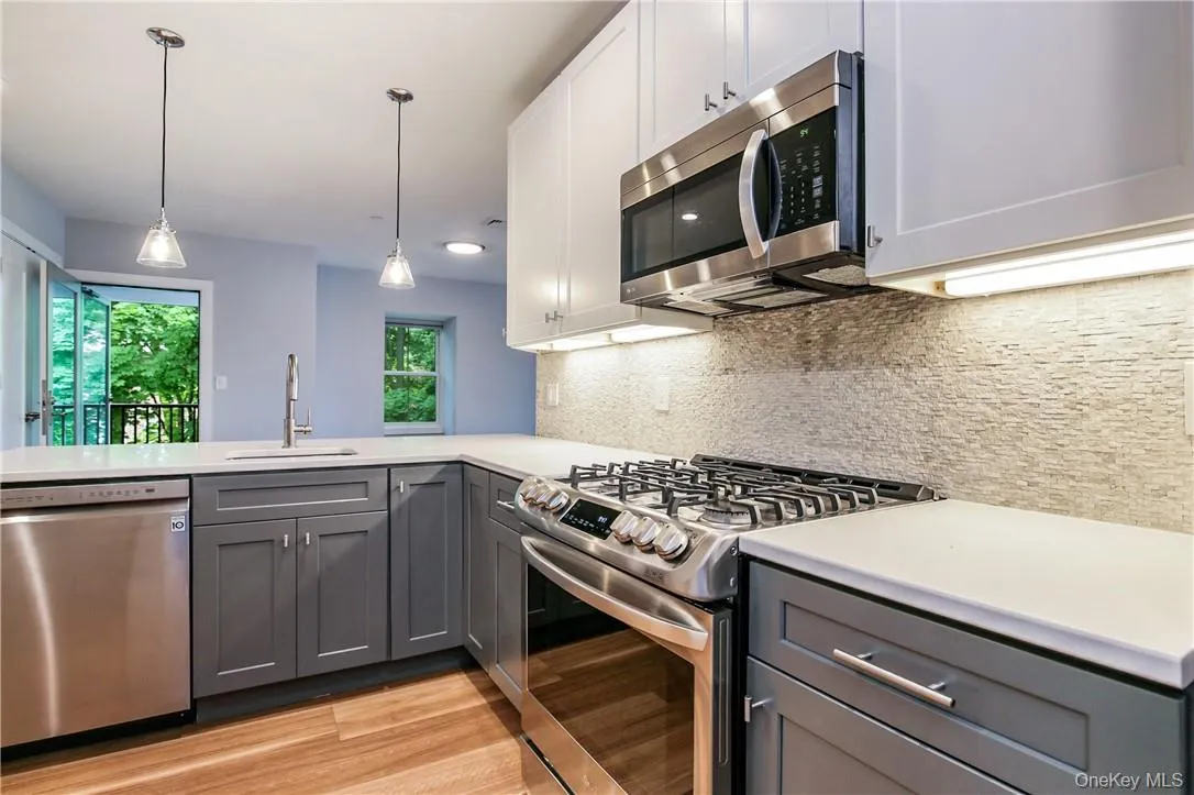 66 Main Street, Greenburgh, NY, 2 Bedrooms Bedrooms, 4 Rooms Rooms,1 BathroomBathrooms,Residential Lease,For Rent,Main,0,1064891 66 Main Street, Greenburgh, NY, 2 Bedrooms Bedrooms, 4 Rooms Rooms,1 BathroomBathrooms,Residential Lease,For Rent,Main,0,1064891