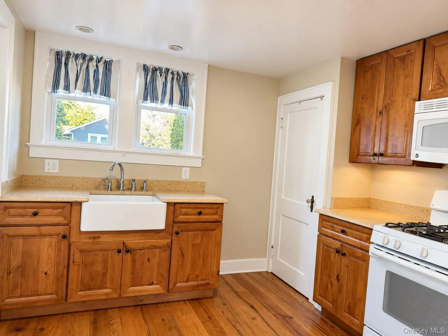 120 Duryea Street, Riverhead, NY, 3 Bedrooms Bedrooms, 6 Rooms Rooms,1 BathroomBathrooms,Residential,For Rent,Duryea,0,1064902 120 Duryea Street, Riverhead, NY, 3 Bedrooms Bedrooms, 6 Rooms Rooms,1 BathroomBathrooms,Residential,For Rent,Duryea,0,1064902