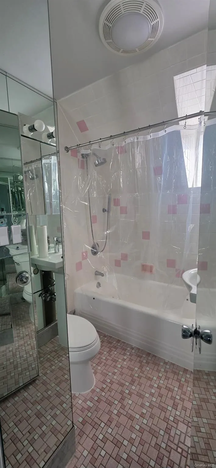 114 Fourth Avenue, Pelham, NY , With , 1 Bedroom , and , 4 Room , 1 Bathroom , For , Residential Lease , For Rent , 1064907 , MLSID,1064907 114 Fourth Avenue, Pelham, NY , With , 1 Bedroom , and , 4 Room , 1 Bathroom , For , Residential Lease , For Rent , 1064907 , MLSID,1064907