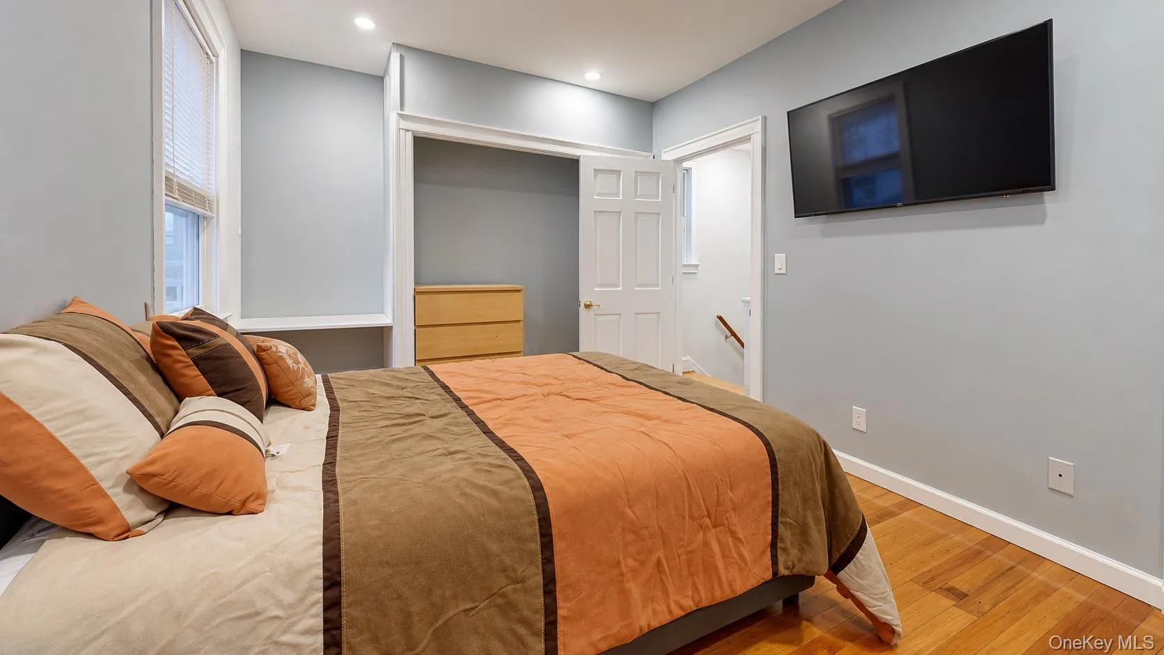 10725 115th Street, New York, NY, 3 Bedrooms Bedrooms, 8 Rooms Rooms,2 BathroomsBathrooms,Residential,For Rent,115th,0,1064919 10725 115th Street, New York, NY, 3 Bedrooms Bedrooms, 8 Rooms Rooms,2 BathroomsBathrooms,Residential,For Rent,115th,0,1064919