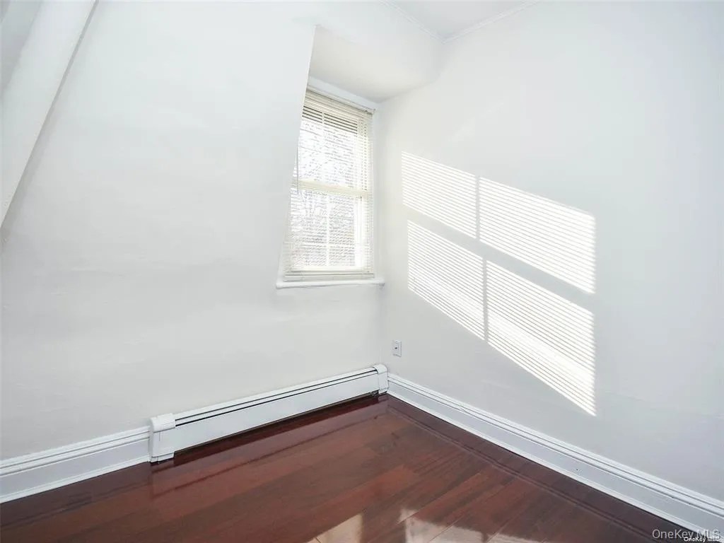 4 15 Avenue, Oyster Bay, NY, 1 Bedroom Bedrooms, 4 Rooms Rooms,1 BathroomBathrooms,Residential Lease,For Rent,15,0,1064928 4 15 Avenue, Oyster Bay, NY, 1 Bedroom Bedrooms, 4 Rooms Rooms,1 BathroomBathrooms,Residential Lease,For Rent,15,0,1064928