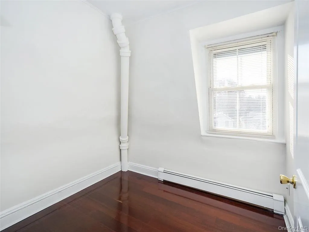 4 15 Avenue, Oyster Bay, NY, 1 Bedroom Bedrooms, 4 Rooms Rooms,1 BathroomBathrooms,Residential Lease,For Rent,15,0,1064928 4 15 Avenue, Oyster Bay, NY, 1 Bedroom Bedrooms, 4 Rooms Rooms,1 BathroomBathrooms,Residential Lease,For Rent,15,0,1064928