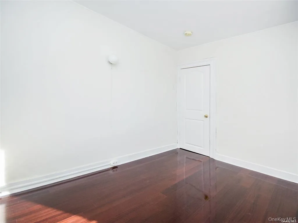 4 15 Avenue, Oyster Bay, NY, 1 Bedroom Bedrooms, 4 Rooms Rooms,1 BathroomBathrooms,Residential Lease,For Rent,15,0,1064928 4 15 Avenue, Oyster Bay, NY, 1 Bedroom Bedrooms, 4 Rooms Rooms,1 BathroomBathrooms,Residential Lease,For Rent,15,0,1064928