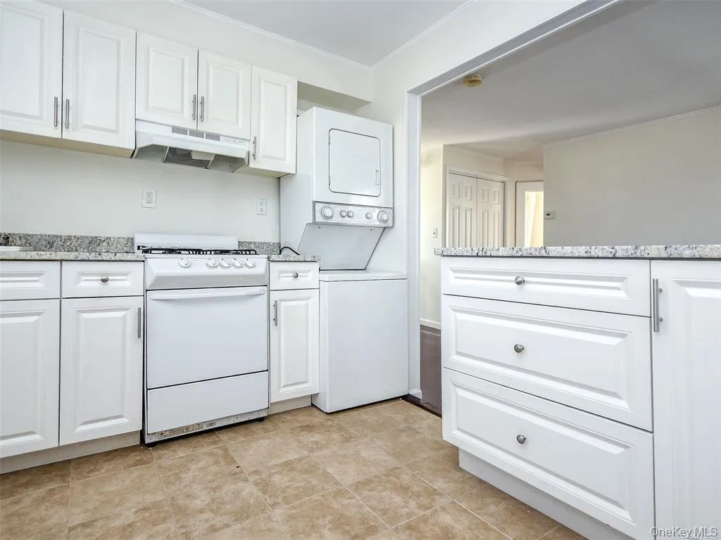 4 15 Avenue, Oyster Bay, NY, 1 Bedroom Bedrooms, 4 Rooms Rooms,1 BathroomBathrooms,Residential Lease,For Rent,15,0,1064928 4 15 Avenue, Oyster Bay, NY, 1 Bedroom Bedrooms, 4 Rooms Rooms,1 BathroomBathrooms,Residential Lease,For Rent,15,0,1064928
