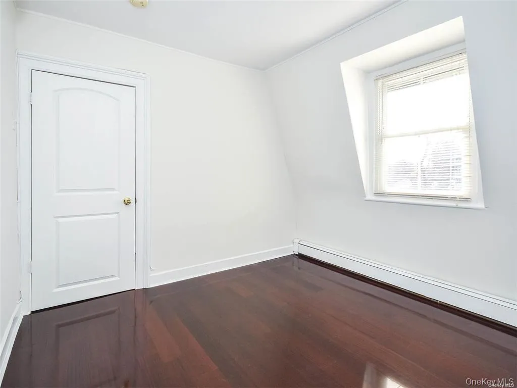 4 15 Avenue, Oyster Bay, NY, 1 Bedroom Bedrooms, 4 Rooms Rooms,1 BathroomBathrooms,Residential Lease,For Rent,15,0,1064928 4 15 Avenue, Oyster Bay, NY, 1 Bedroom Bedrooms, 4 Rooms Rooms,1 BathroomBathrooms,Residential Lease,For Rent,15,0,1064928