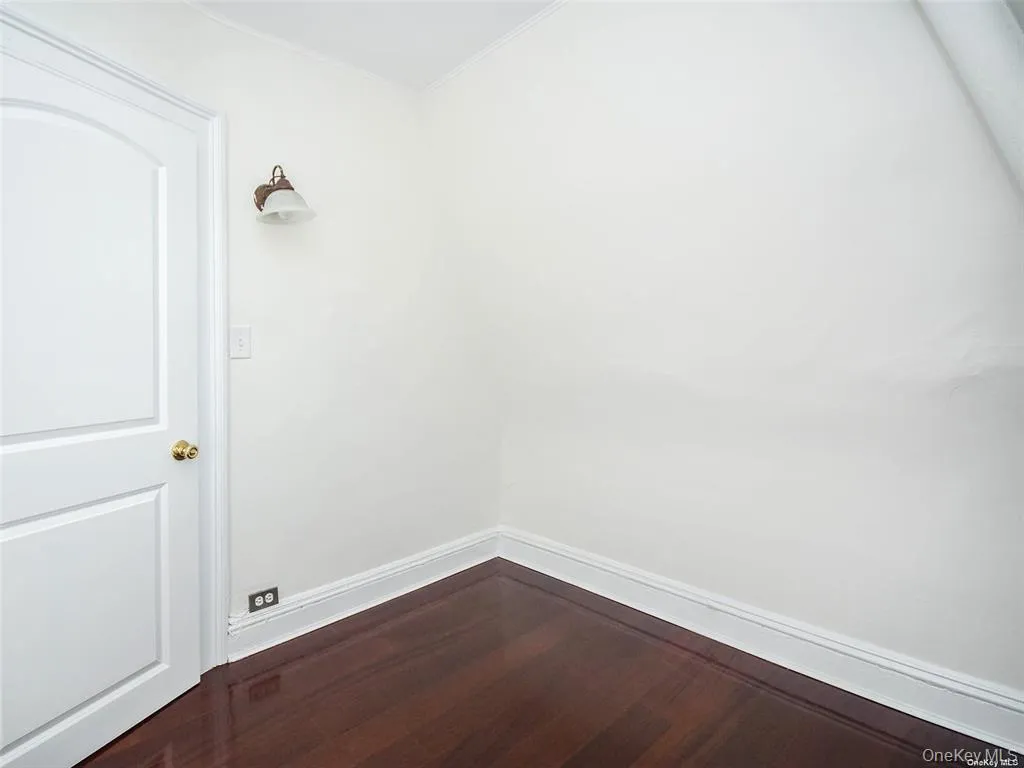 4 15 Avenue, Oyster Bay, NY, 1 Bedroom Bedrooms, 4 Rooms Rooms,1 BathroomBathrooms,Residential Lease,For Rent,15,0,1064928 4 15 Avenue, Oyster Bay, NY, 1 Bedroom Bedrooms, 4 Rooms Rooms,1 BathroomBathrooms,Residential Lease,For Rent,15,0,1064928