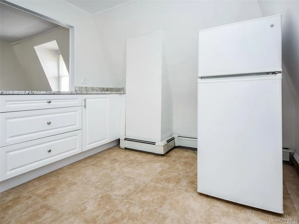 4 15 Avenue, Oyster Bay, NY, 1 Bedroom Bedrooms, 4 Rooms Rooms,1 BathroomBathrooms,Residential Lease,For Rent,15,0,1064928 4 15 Avenue, Oyster Bay, NY, 1 Bedroom Bedrooms, 4 Rooms Rooms,1 BathroomBathrooms,Residential Lease,For Rent,15,0,1064928
