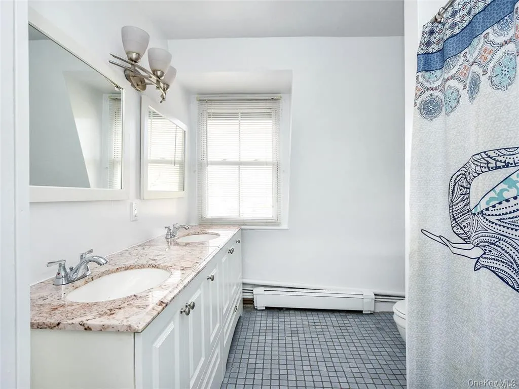 4 15 Avenue, Oyster Bay, NY, 1 Bedroom Bedrooms, 4 Rooms Rooms,1 BathroomBathrooms,Residential Lease,For Rent,15,0,1064928 4 15 Avenue, Oyster Bay, NY, 1 Bedroom Bedrooms, 4 Rooms Rooms,1 BathroomBathrooms,Residential Lease,For Rent,15,0,1064928