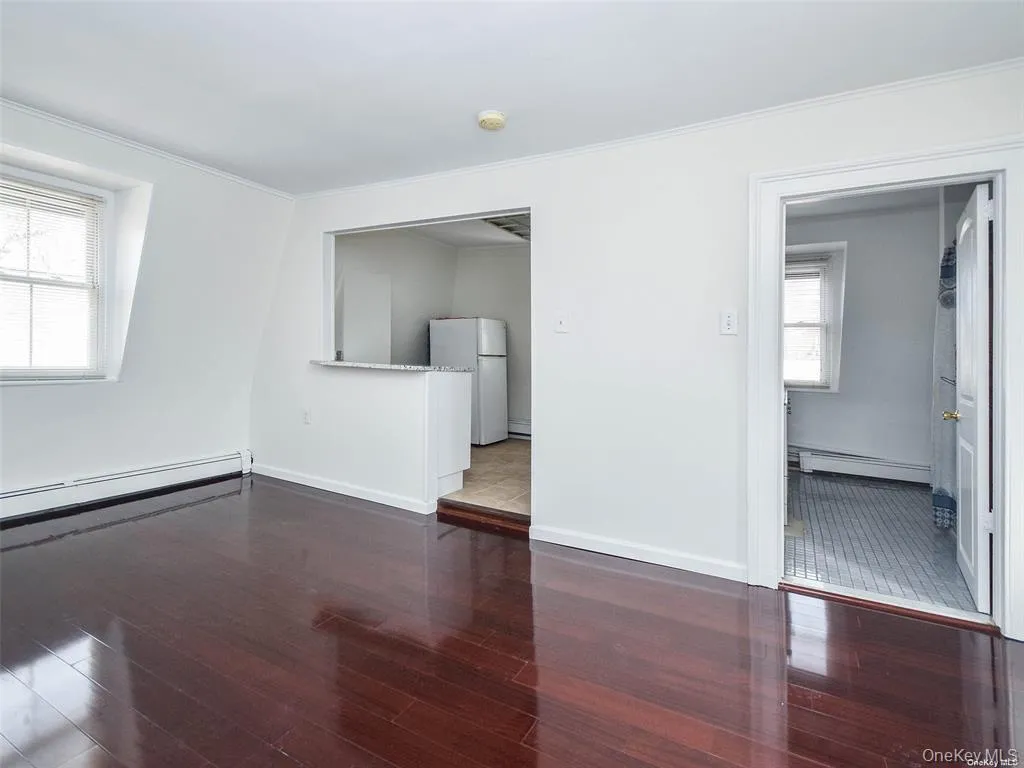 4 15 Avenue, Oyster Bay, NY, 1 Bedroom Bedrooms, 4 Rooms Rooms,1 BathroomBathrooms,Residential Lease,For Rent,15,0,1064928 4 15 Avenue, Oyster Bay, NY, 1 Bedroom Bedrooms, 4 Rooms Rooms,1 BathroomBathrooms,Residential Lease,For Rent,15,0,1064928