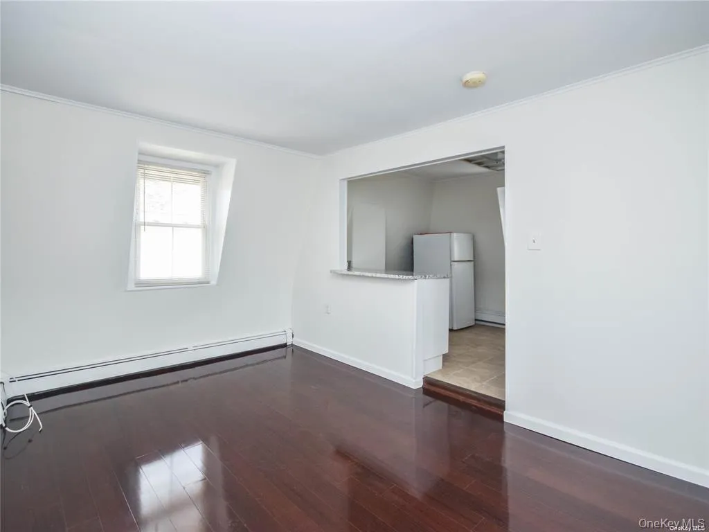 4 15 Avenue, Oyster Bay, NY, 1 Bedroom Bedrooms, 4 Rooms Rooms,1 BathroomBathrooms,Residential Lease,For Rent,15,0,1064928 4 15 Avenue, Oyster Bay, NY, 1 Bedroom Bedrooms, 4 Rooms Rooms,1 BathroomBathrooms,Residential Lease,For Rent,15,0,1064928