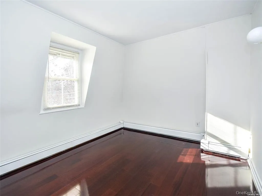 4 15 Avenue, Oyster Bay, NY, 1 Bedroom Bedrooms, 4 Rooms Rooms,1 BathroomBathrooms,Residential Lease,For Rent,15,0,1064928 4 15 Avenue, Oyster Bay, NY, 1 Bedroom Bedrooms, 4 Rooms Rooms,1 BathroomBathrooms,Residential Lease,For Rent,15,0,1064928