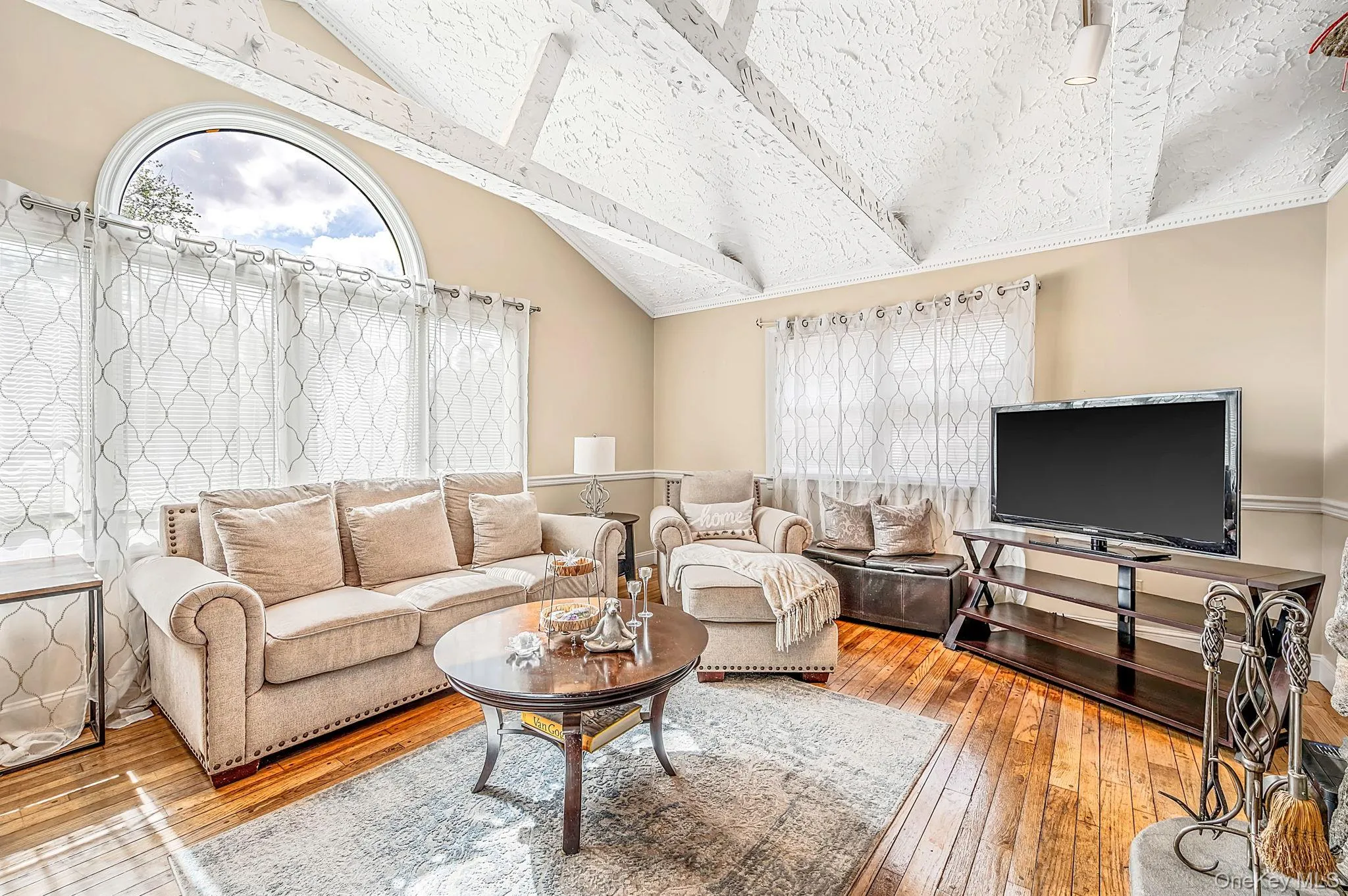 37 Florence Avenue, Smithtown, NY, 2 Bedrooms Bedrooms, 10 Rooms Rooms,2 BathroomsBathrooms,Residential,For Rent,Florence,0,1064946 37 Florence Avenue, Smithtown, NY, 2 Bedrooms Bedrooms, 10 Rooms Rooms,2 BathroomsBathrooms,Residential,For Rent,Florence,0,1064946