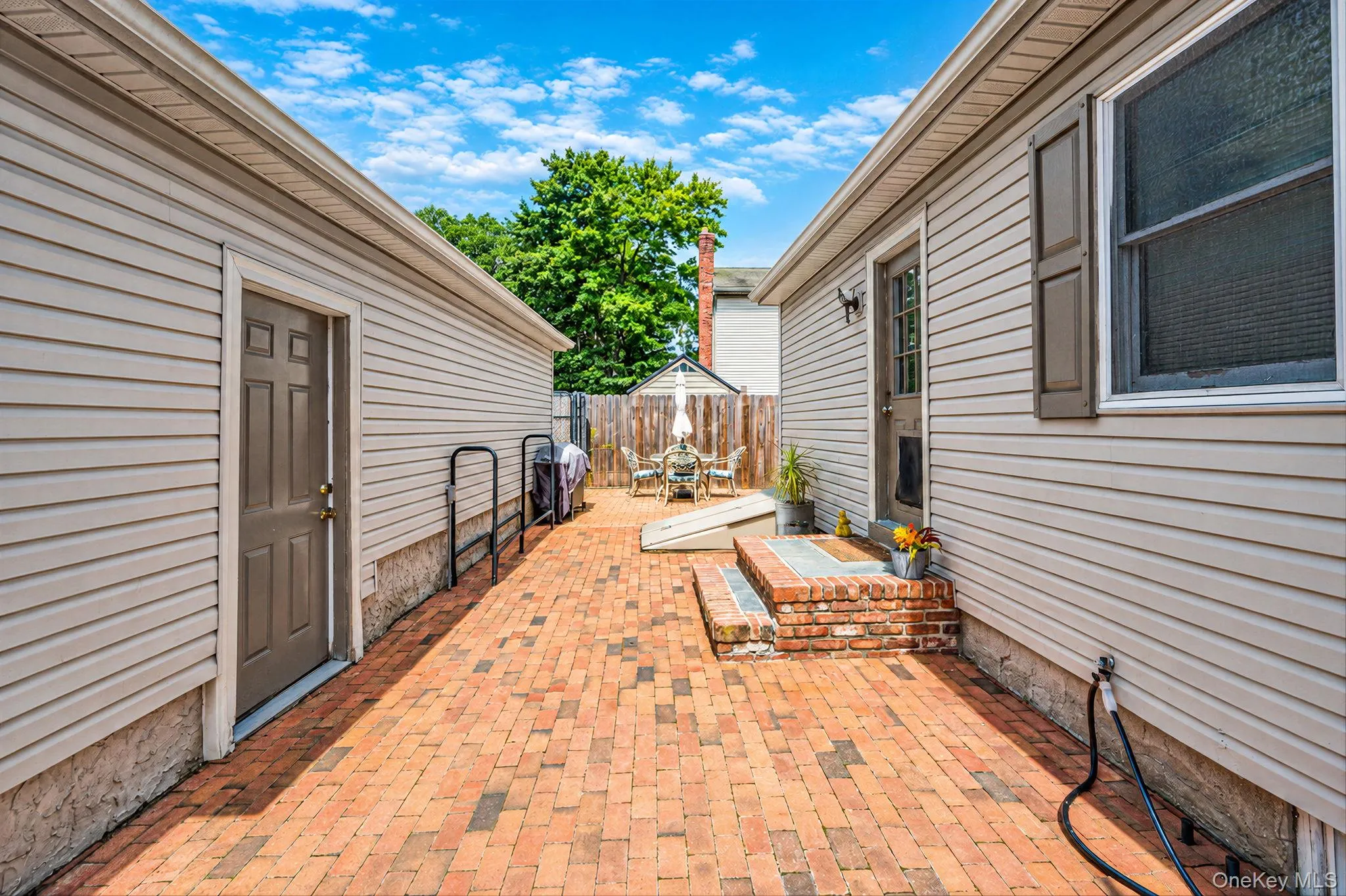 37 Florence Avenue, Smithtown, NY, 2 Bedrooms Bedrooms, 10 Rooms Rooms,2 BathroomsBathrooms,Residential,For Rent,Florence,0,1064946 37 Florence Avenue, Smithtown, NY, 2 Bedrooms Bedrooms, 10 Rooms Rooms,2 BathroomsBathrooms,Residential,For Rent,Florence,0,1064946