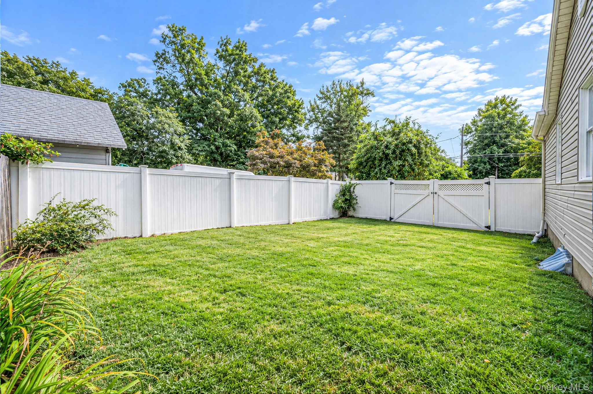 37 Florence Avenue, Smithtown, NY, 2 Bedrooms Bedrooms, 10 Rooms Rooms,2 BathroomsBathrooms,Residential,For Rent,Florence,0,1064946 37 Florence Avenue, Smithtown, NY, 2 Bedrooms Bedrooms, 10 Rooms Rooms,2 BathroomsBathrooms,Residential,For Rent,Florence,0,1064946