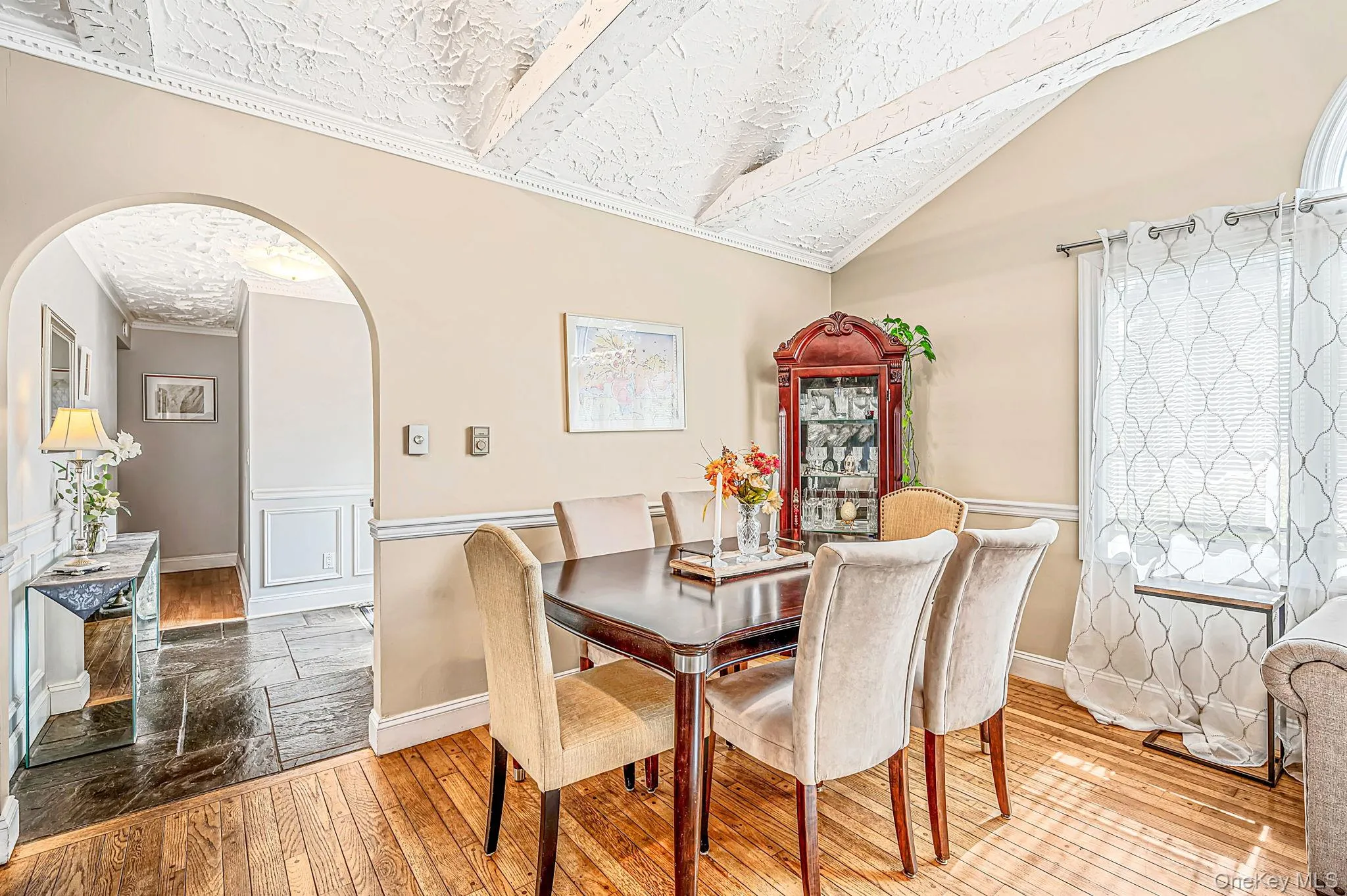 37 Florence Avenue, Smithtown, NY, 2 Bedrooms Bedrooms, 10 Rooms Rooms,2 BathroomsBathrooms,Residential,For Rent,Florence,0,1064946 37 Florence Avenue, Smithtown, NY, 2 Bedrooms Bedrooms, 10 Rooms Rooms,2 BathroomsBathrooms,Residential,For Rent,Florence,0,1064946