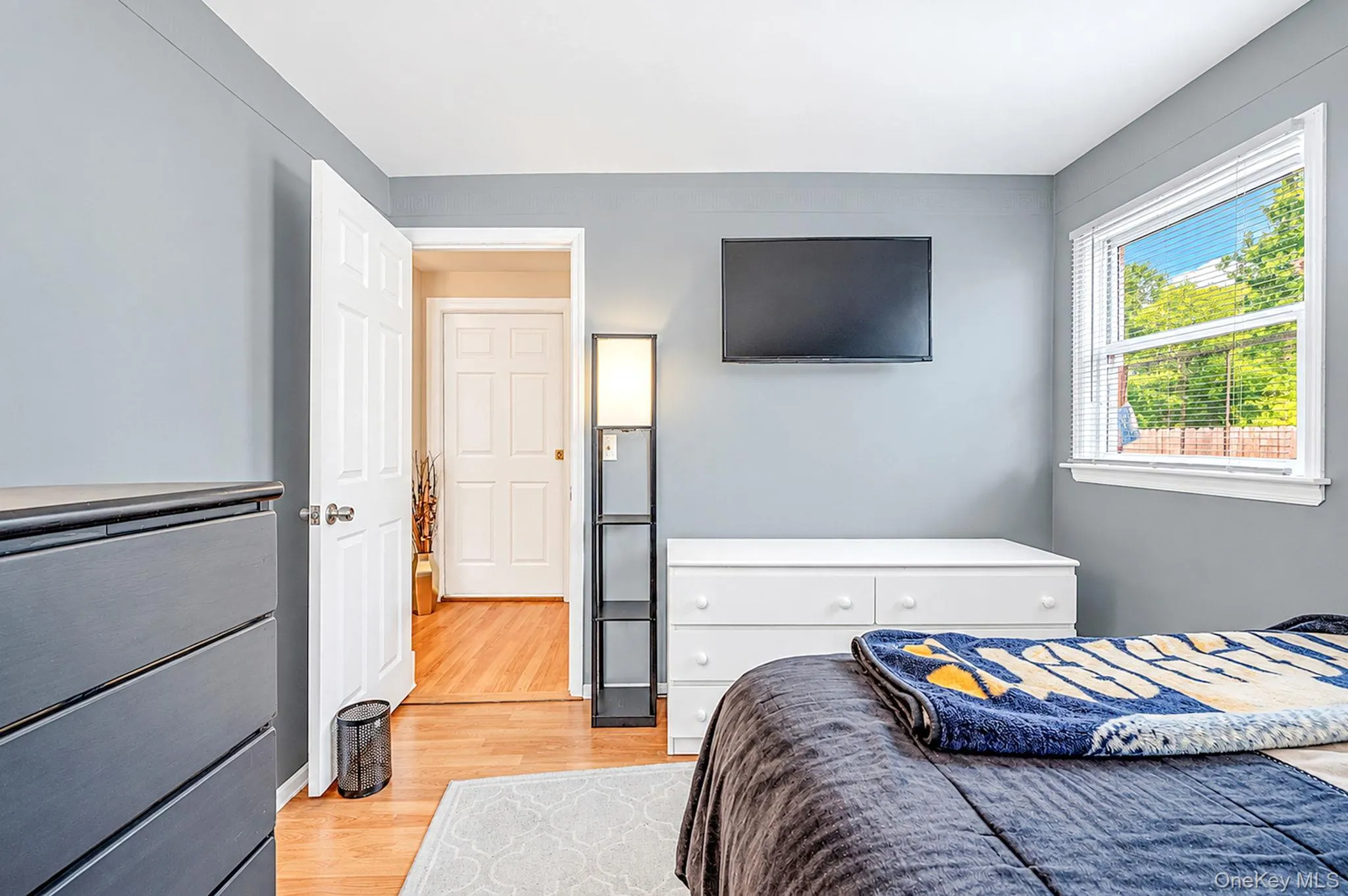 37 Florence Avenue, Smithtown, NY, 2 Bedrooms Bedrooms, 10 Rooms Rooms,2 BathroomsBathrooms,Residential,For Rent,Florence,0,1064946 37 Florence Avenue, Smithtown, NY, 2 Bedrooms Bedrooms, 10 Rooms Rooms,2 BathroomsBathrooms,Residential,For Rent,Florence,0,1064946