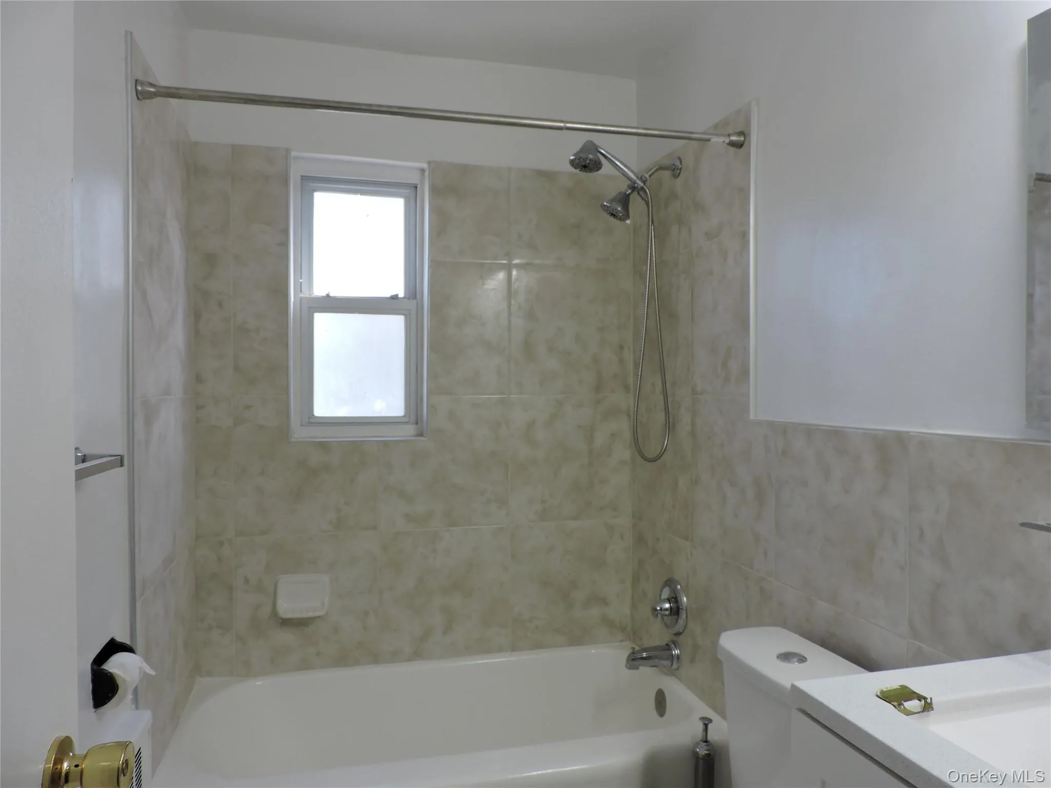 99 Washington Avenue, Hempstead, NY , With , 3 Bedroom , and , 6 Room , 1 Bathroom , For , Residential Lease , For Rent , 1064950 , MLSID,1064950 99 Washington Avenue, Hempstead, NY , With , 3 Bedroom , and , 6 Room , 1 Bathroom , For , Residential Lease , For Rent , 1064950 , MLSID,1064950
